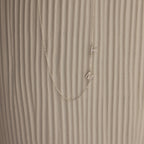 Collar con inicial lateral 