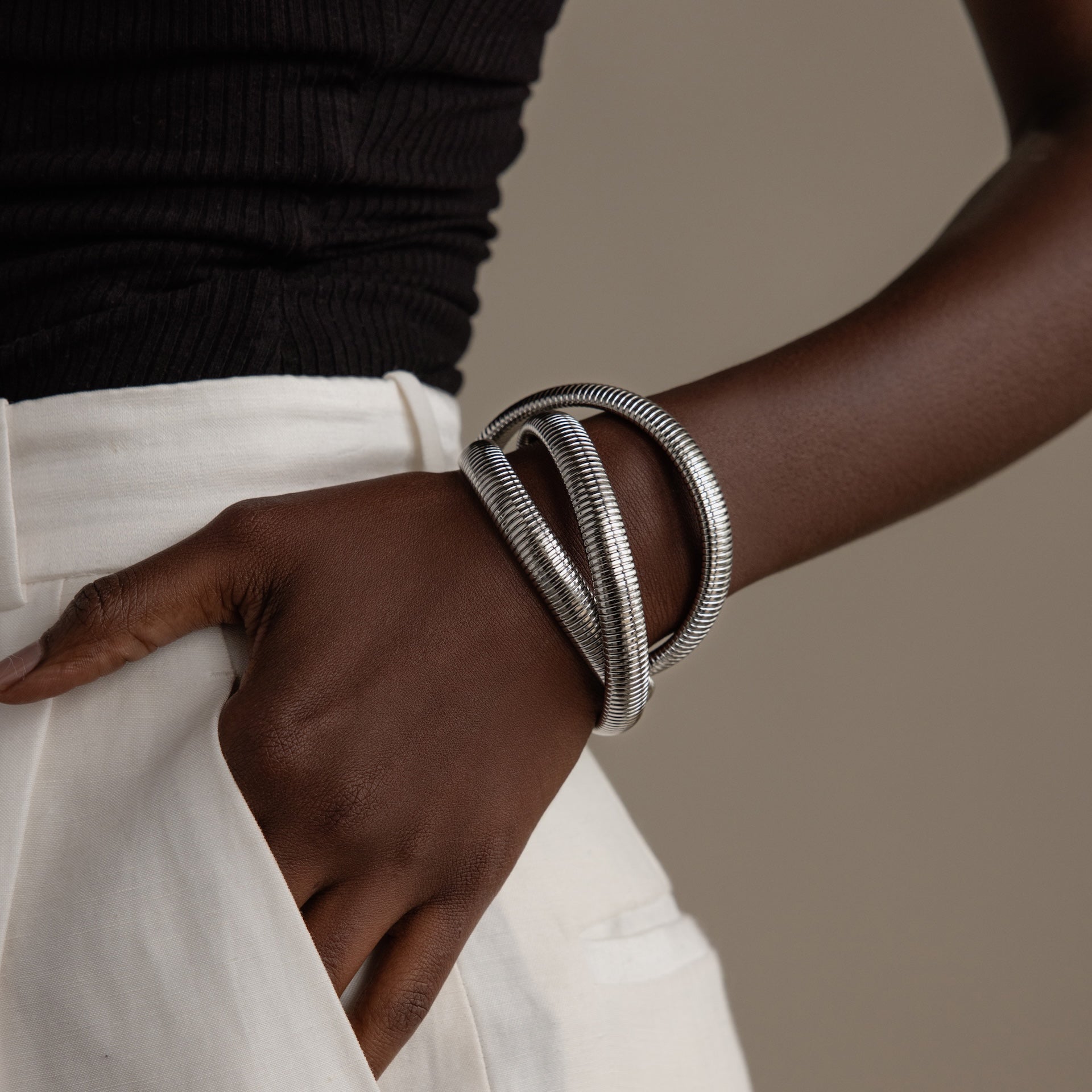 Ribbed Infinity Bangle in Silver