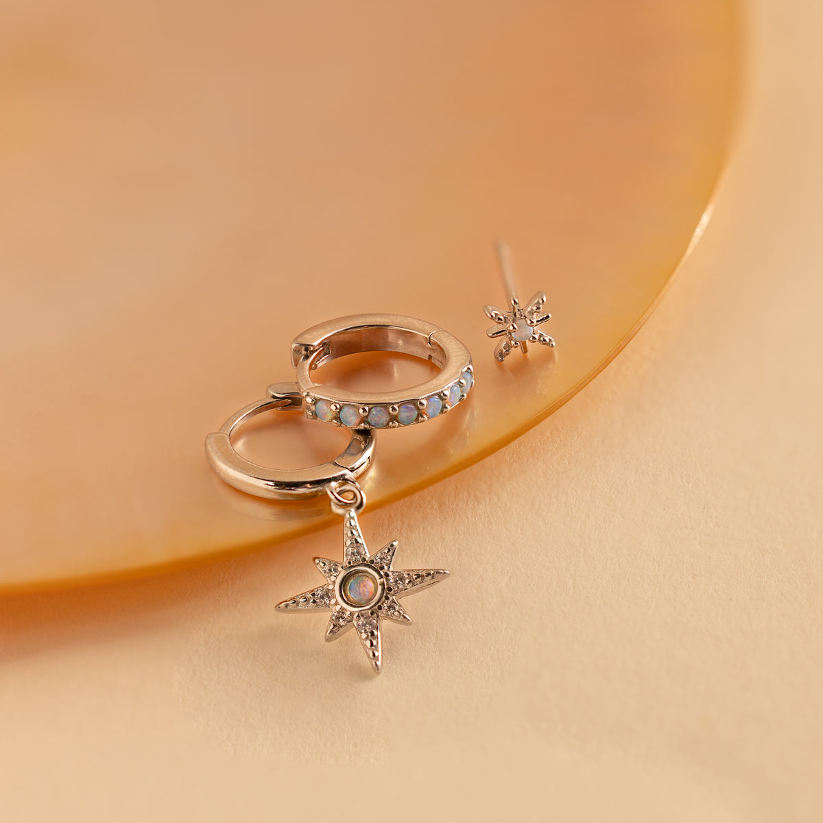 Conjunto de aretes Starburst de ópalo 
