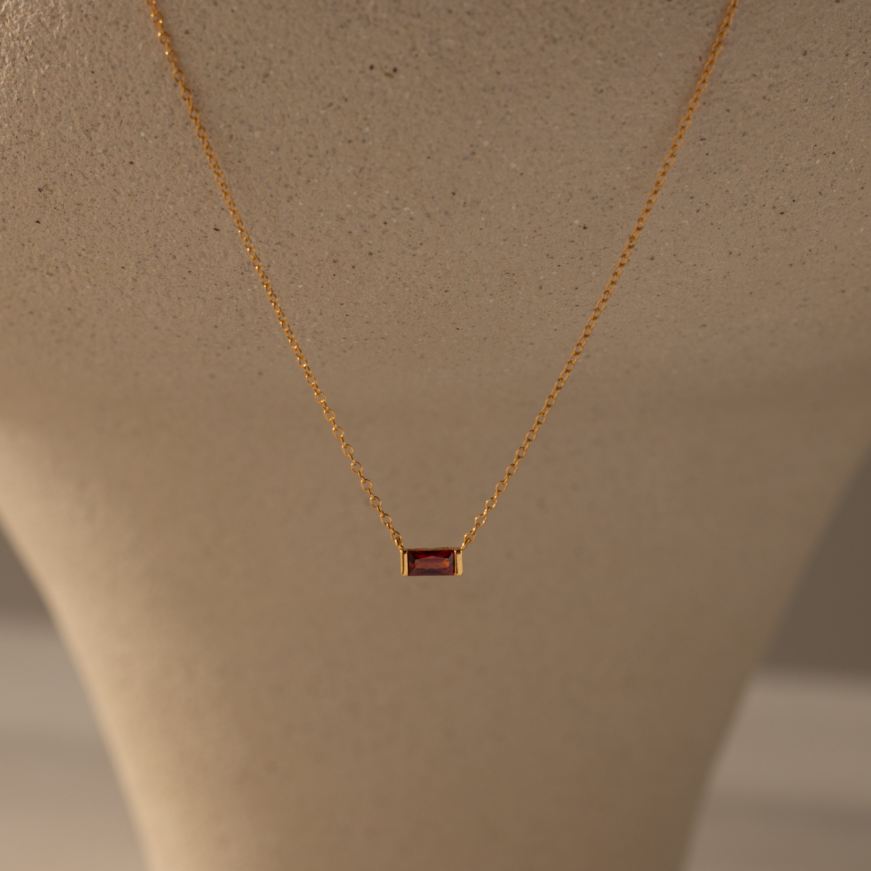 Collier avec pierre de naissance émeri 