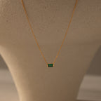 Collier avec pierre de naissance émeri 