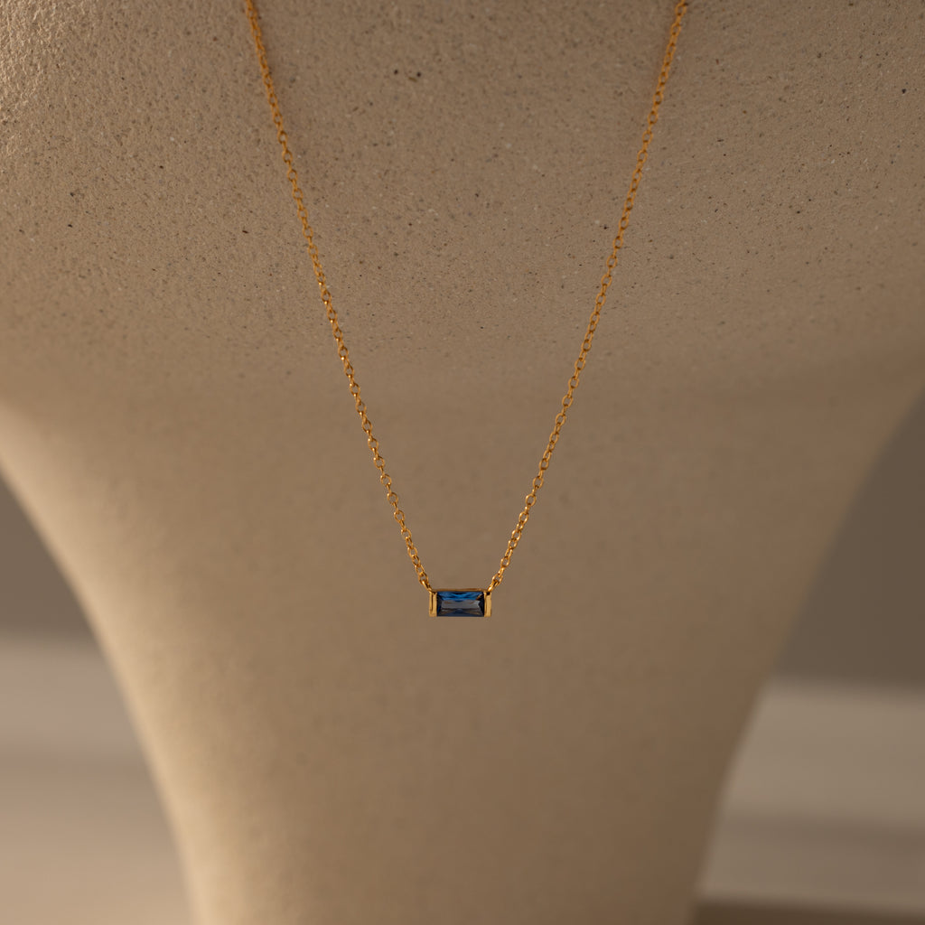 Collier avec pierre de naissance émeri 