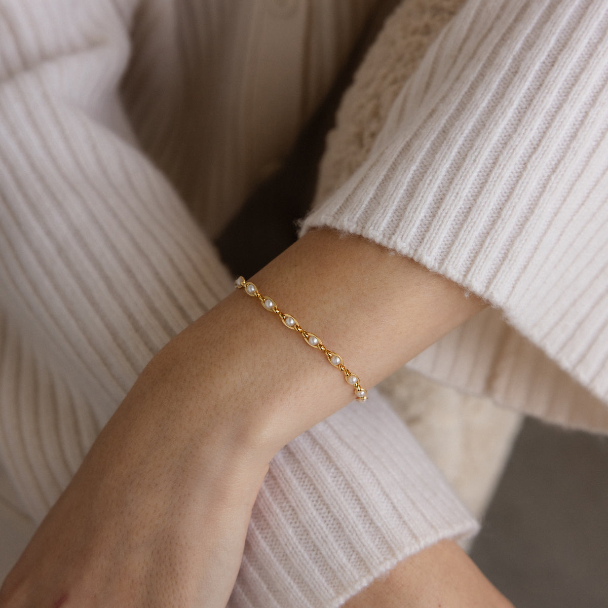 Eternity Pearl Necklace & Bracelet Set in 18K Gold
