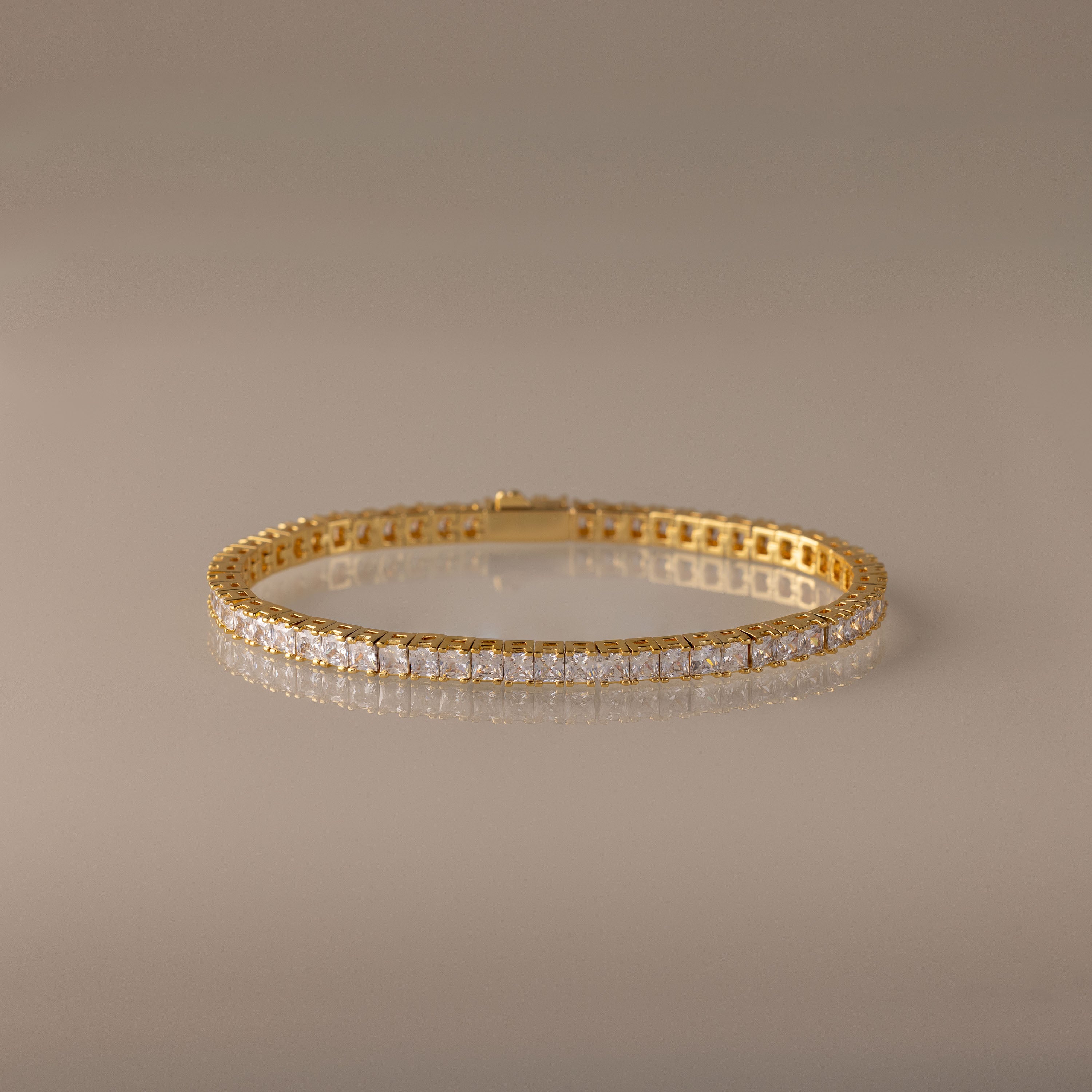Princess Diamond Tennis Bracelet in 18K Gold
