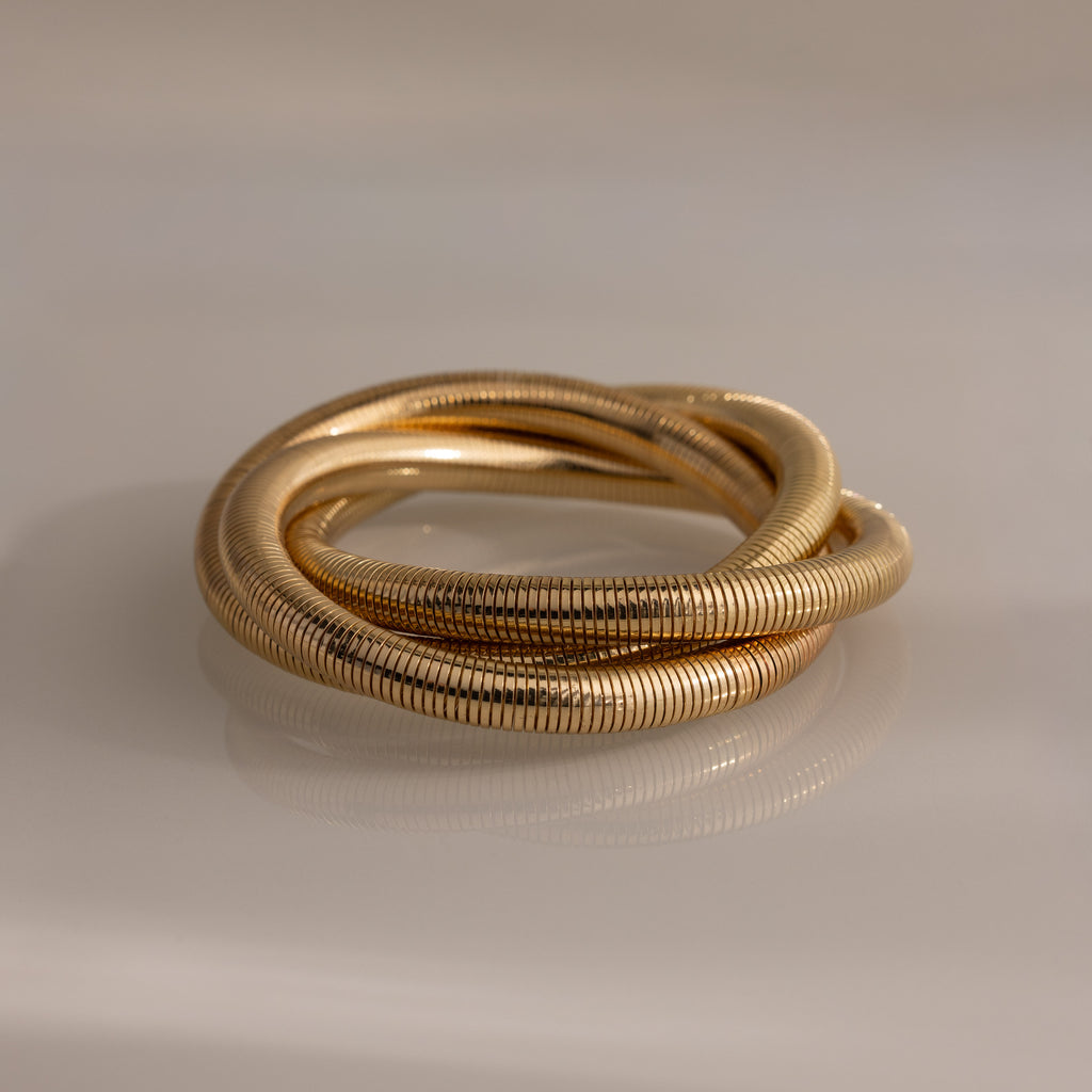Ribbed Infinity Bangle