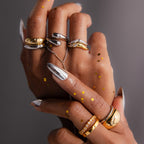 Ensemble de bagues courbes en diamant et métaux mixtes