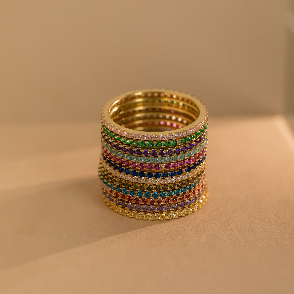 Anillo de eternidad con piedra natal 