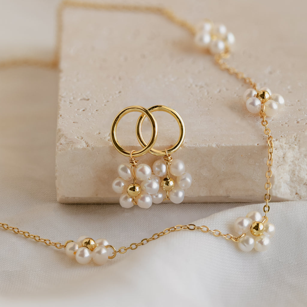 Flower Pearl Jewelry Set in 18K Gold