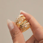 Bague d'éternité en forme de goutte d'opale