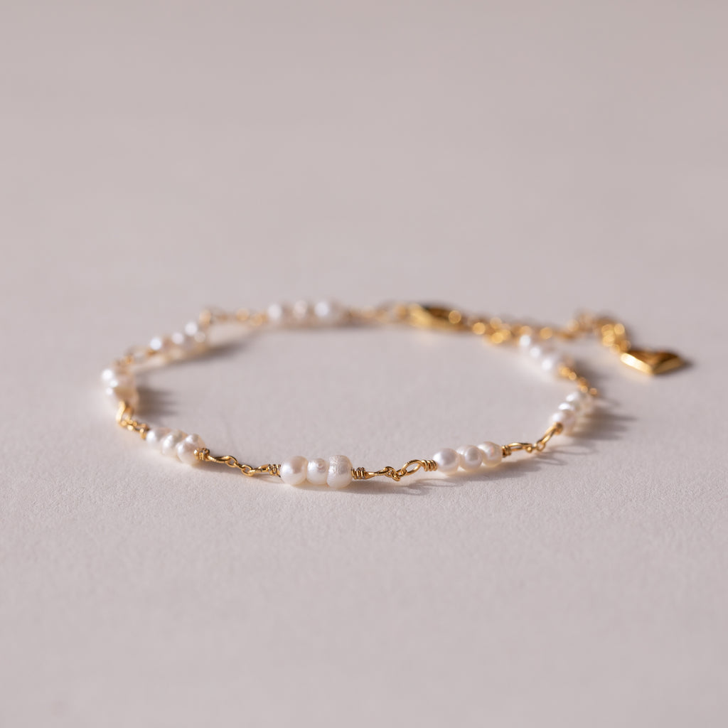 Hali Pearl Station Bracelet in 18K Gold