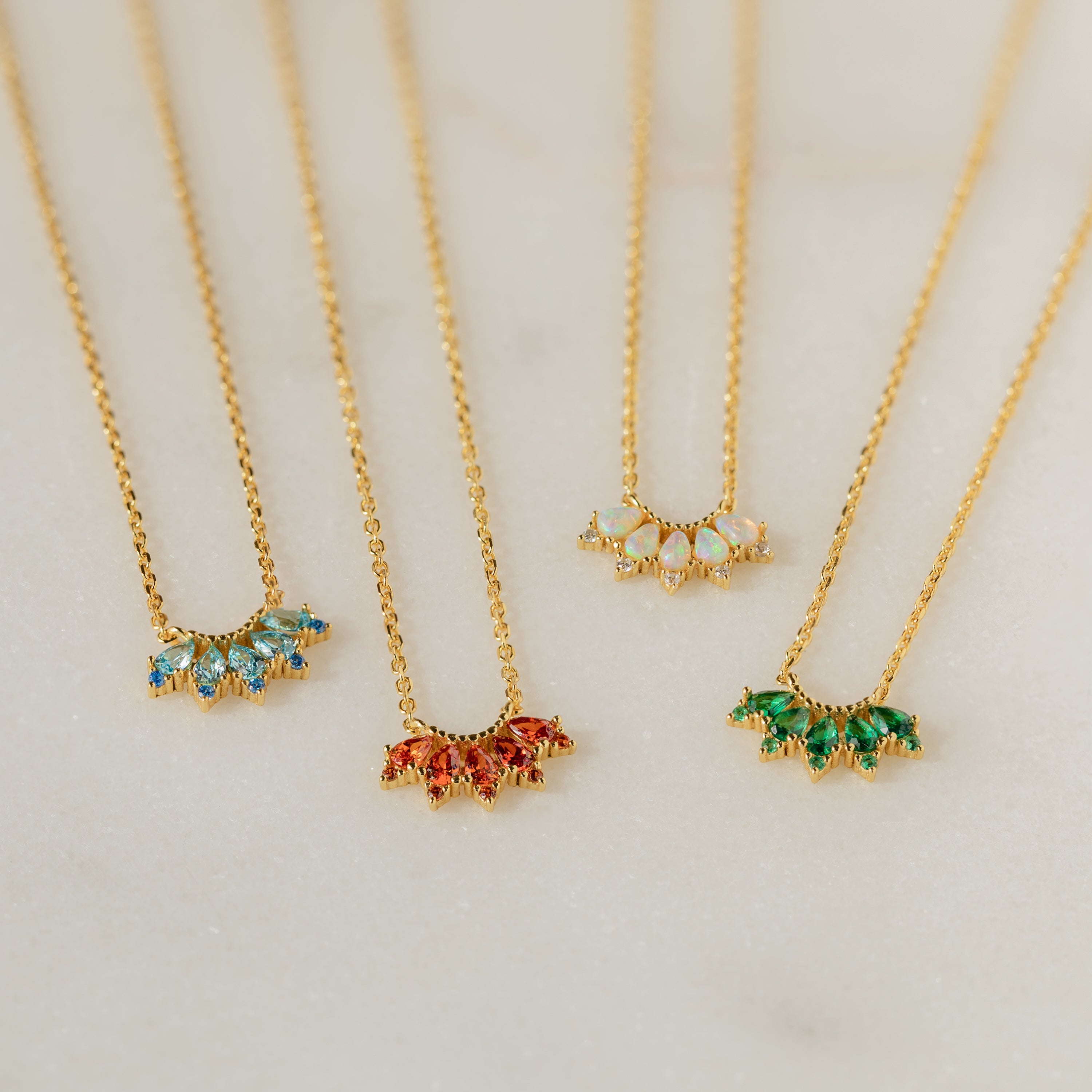 Collier avec pierre de naissance marquise 