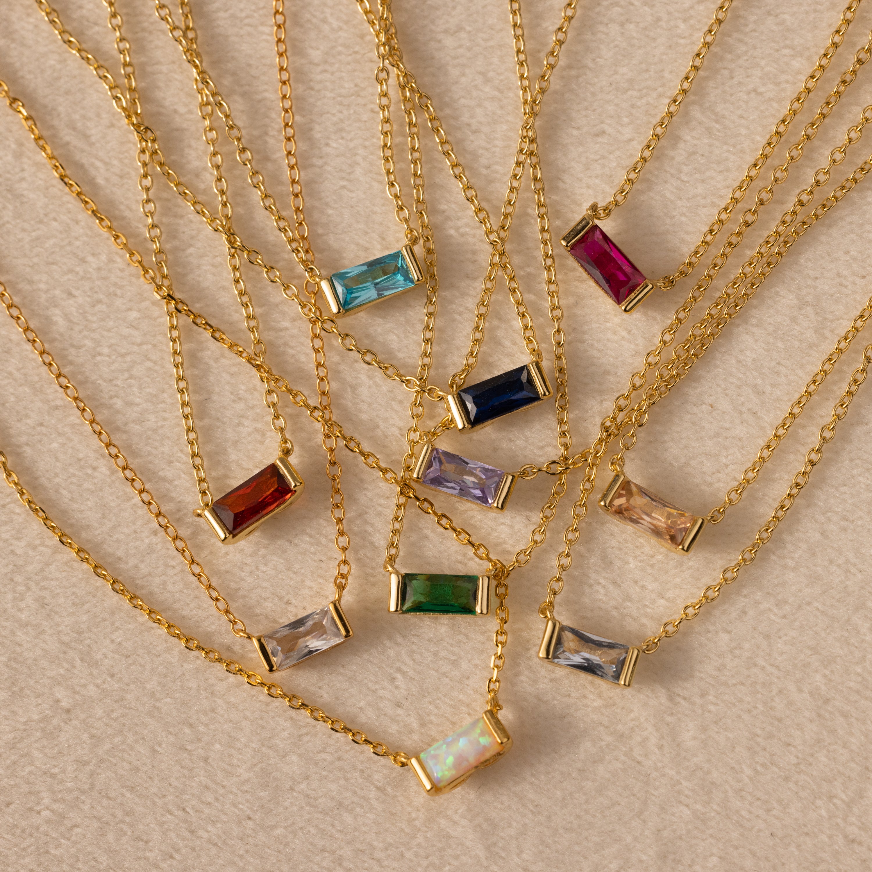 Collier avec pierre de naissance émeri 
