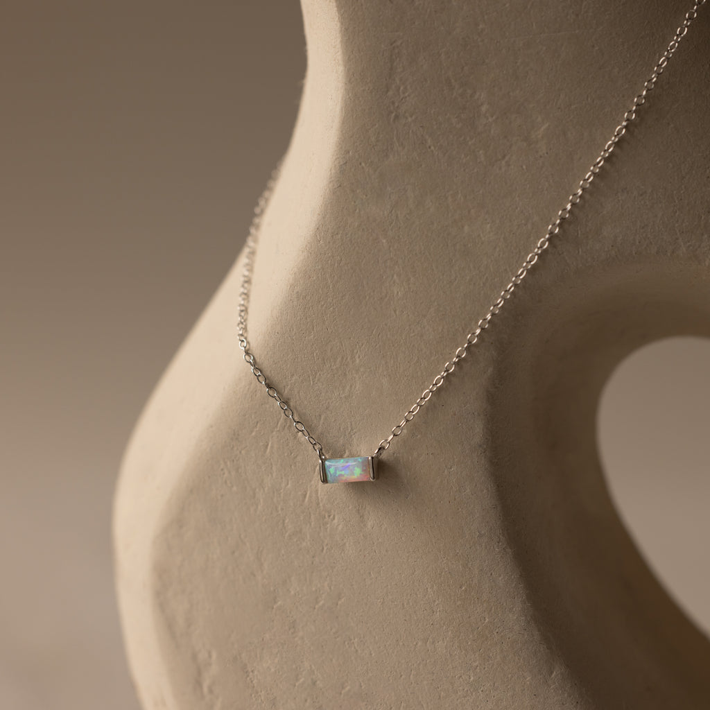 Collier avec pierre de naissance émeri 