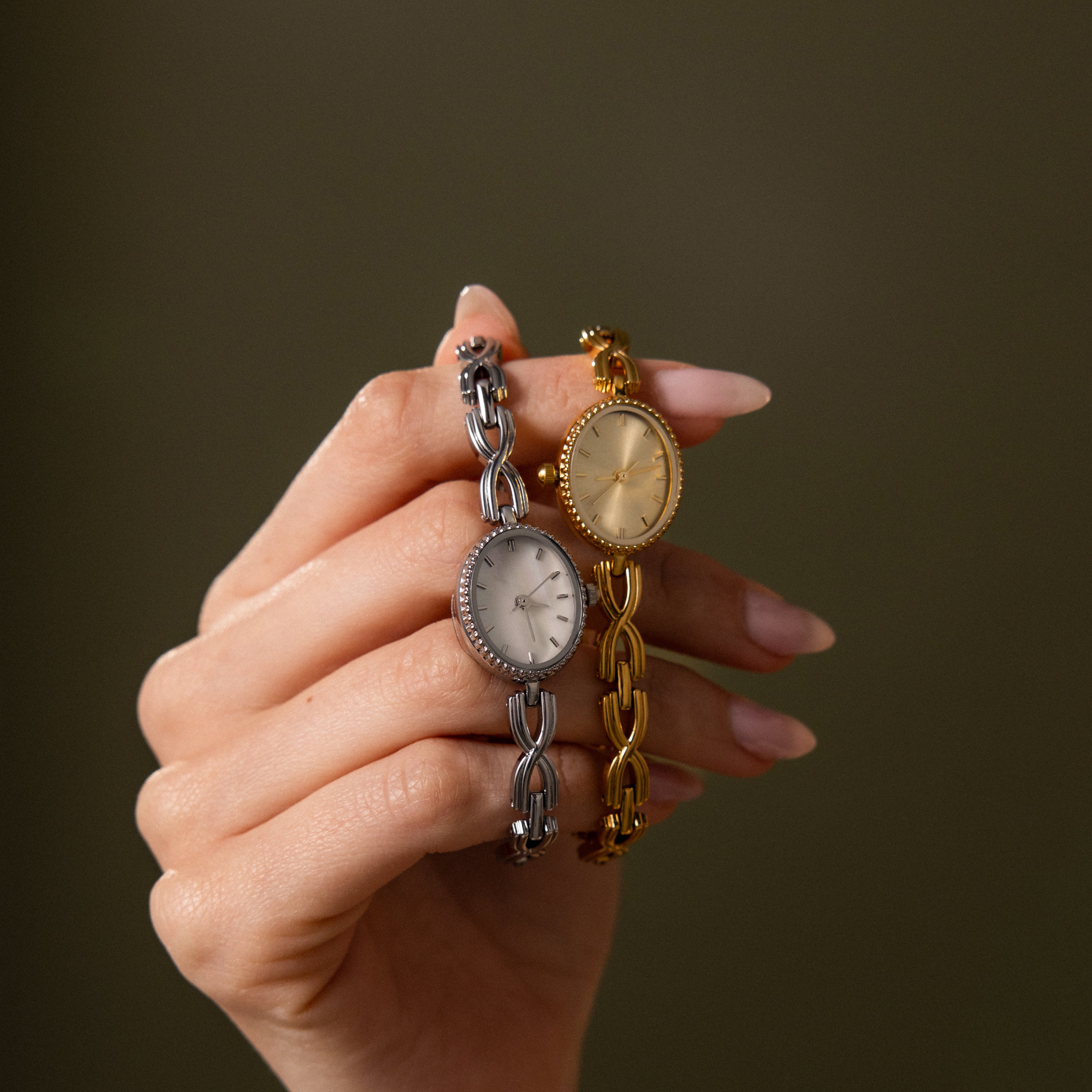 Oval Infinity Link Timepiece in Silver