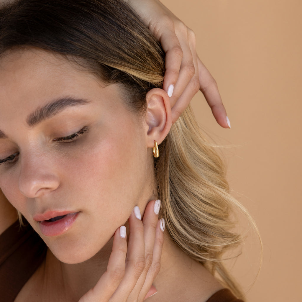 Bold Ribbed Hoops in 18K Gold