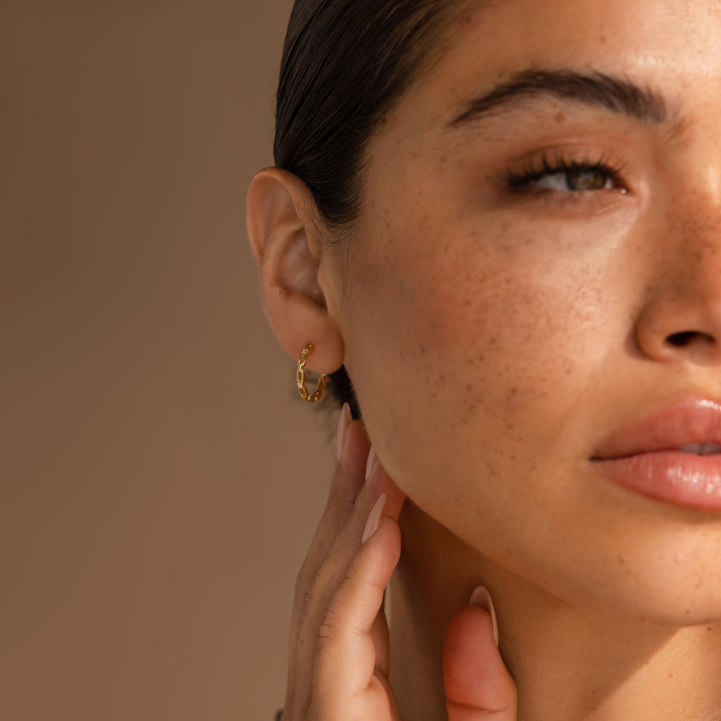 Diamond Link Hoops in 18K Gold