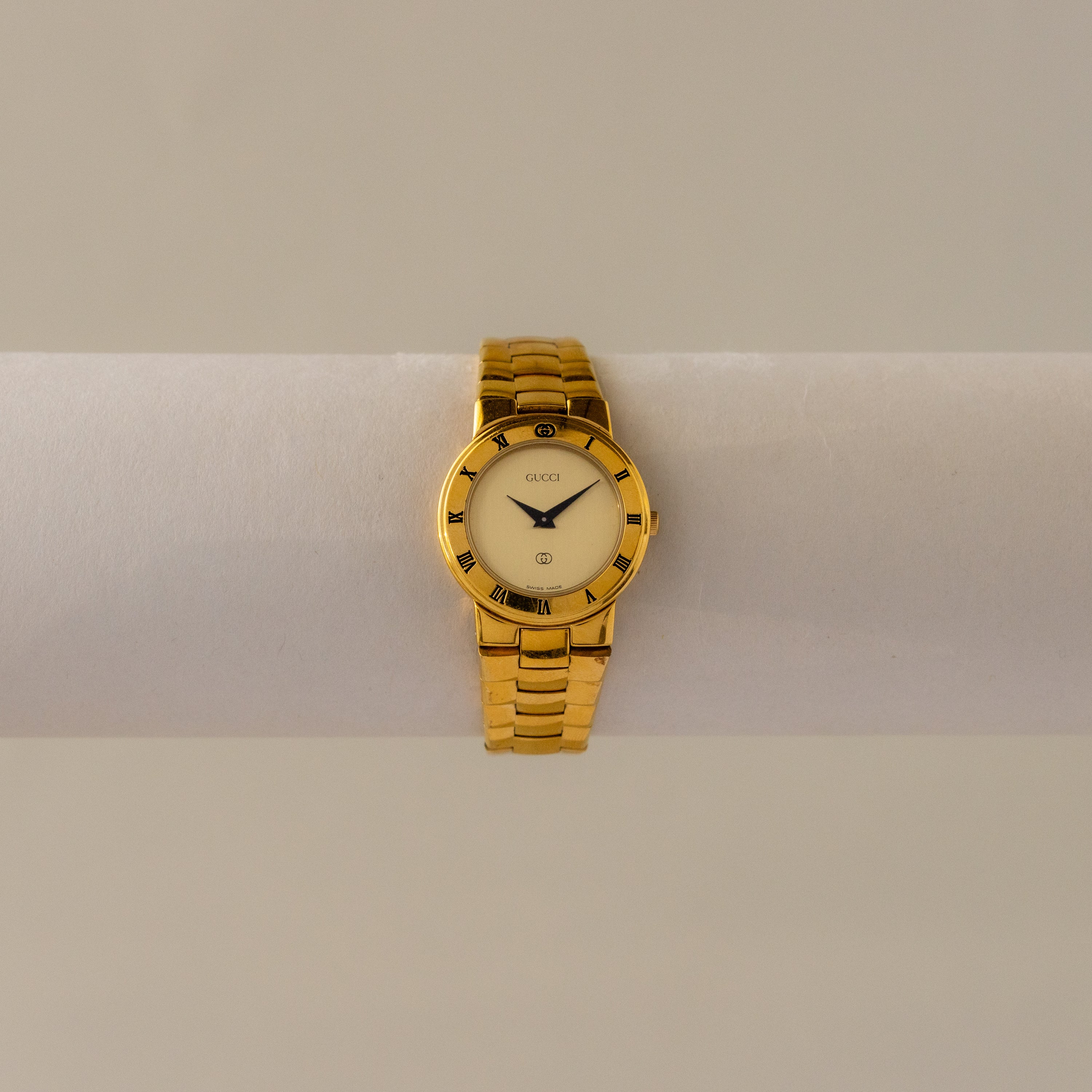 Vintage Gucci Swiss Round Bezel Gold Watch