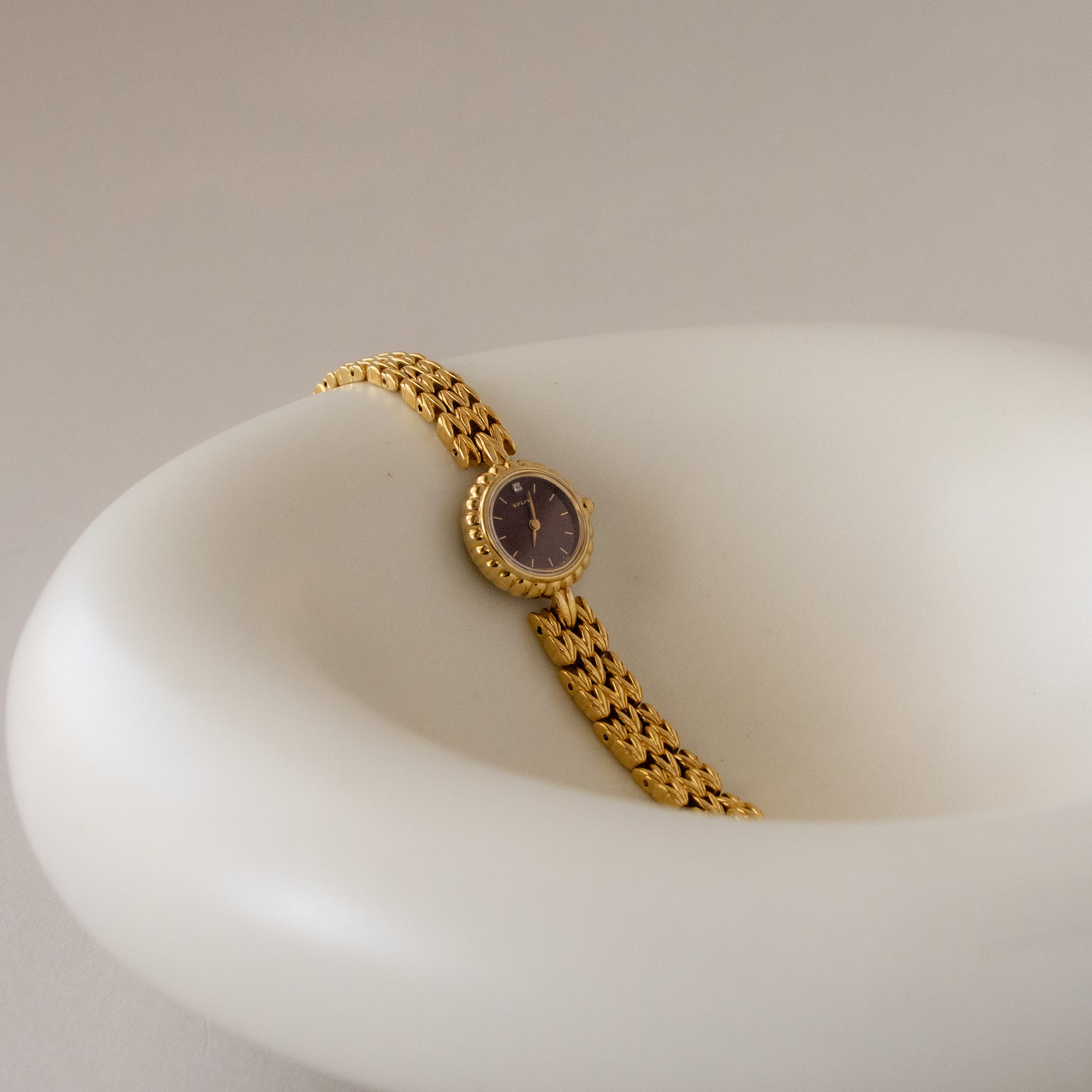 Vintage Citizen Burgundy Round Gold Watch