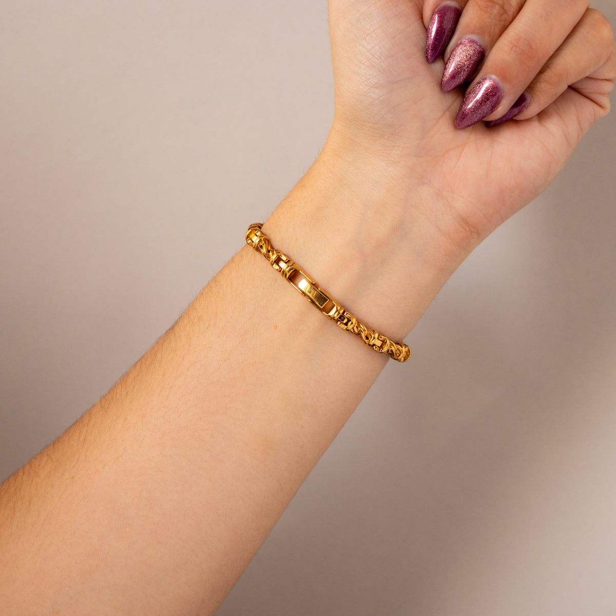 Vintage Seiko Ruby Twisted Chain Gold Watch