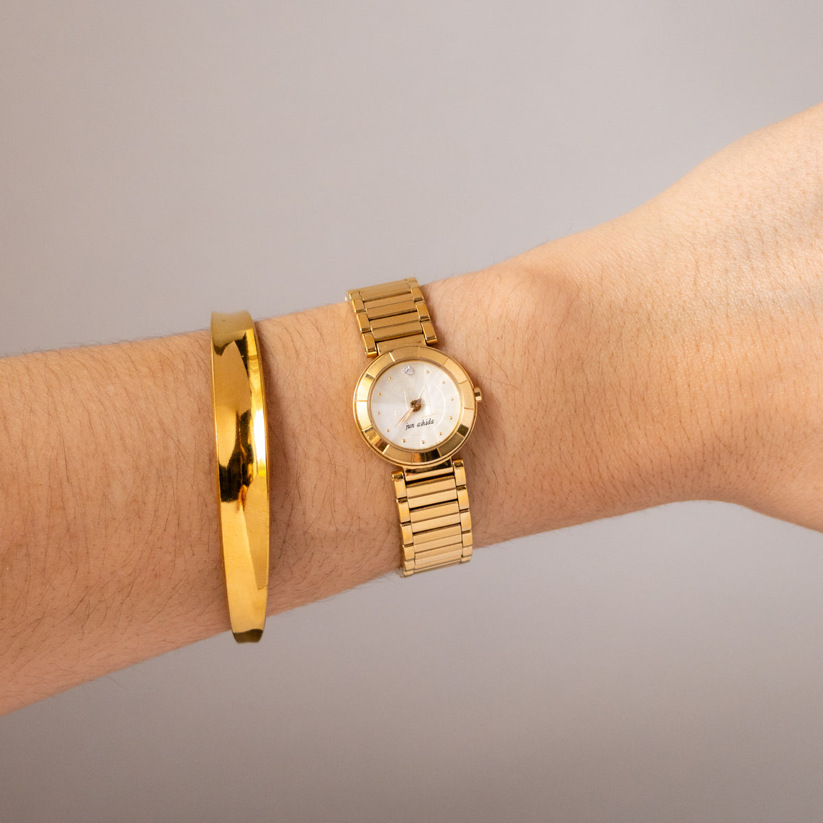 Vintage Jun Ashida Round Gold Watch