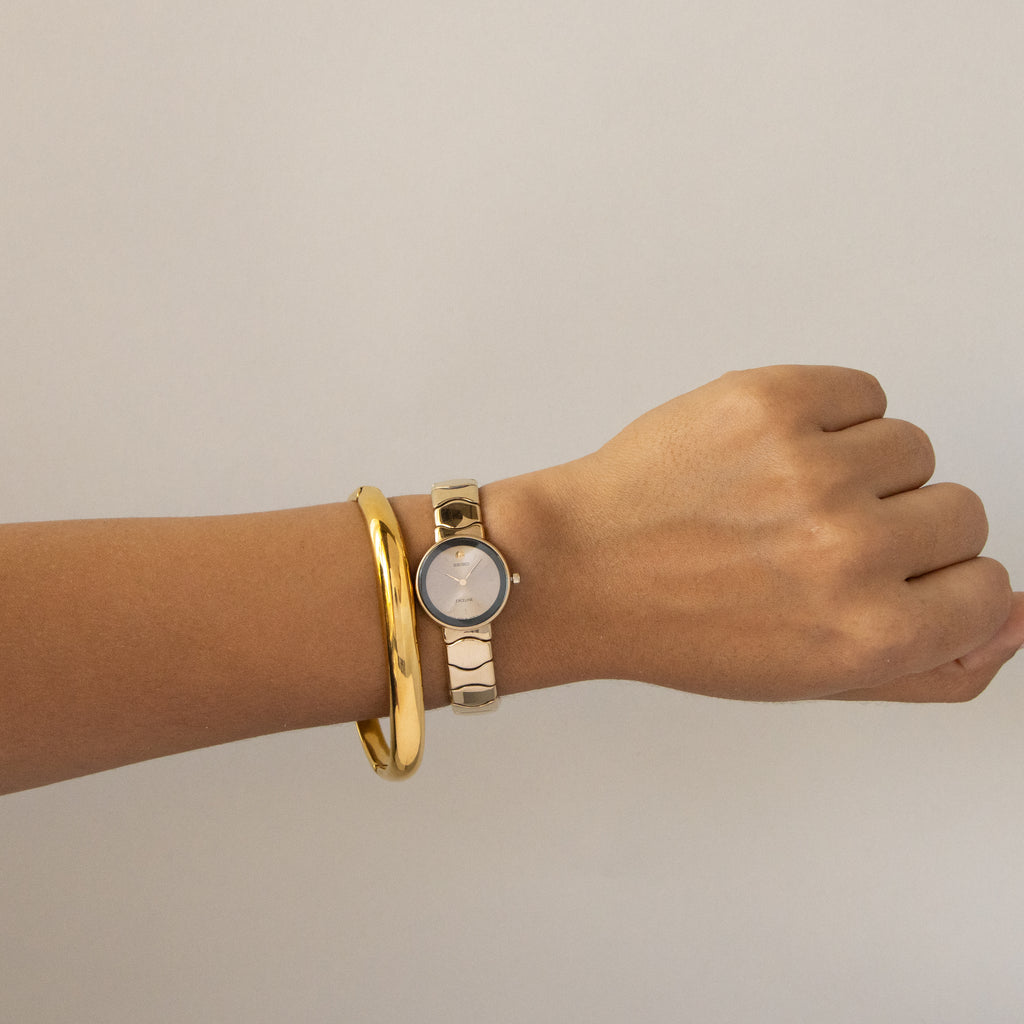 Vintage Seiko Sleek Round Gold Watch