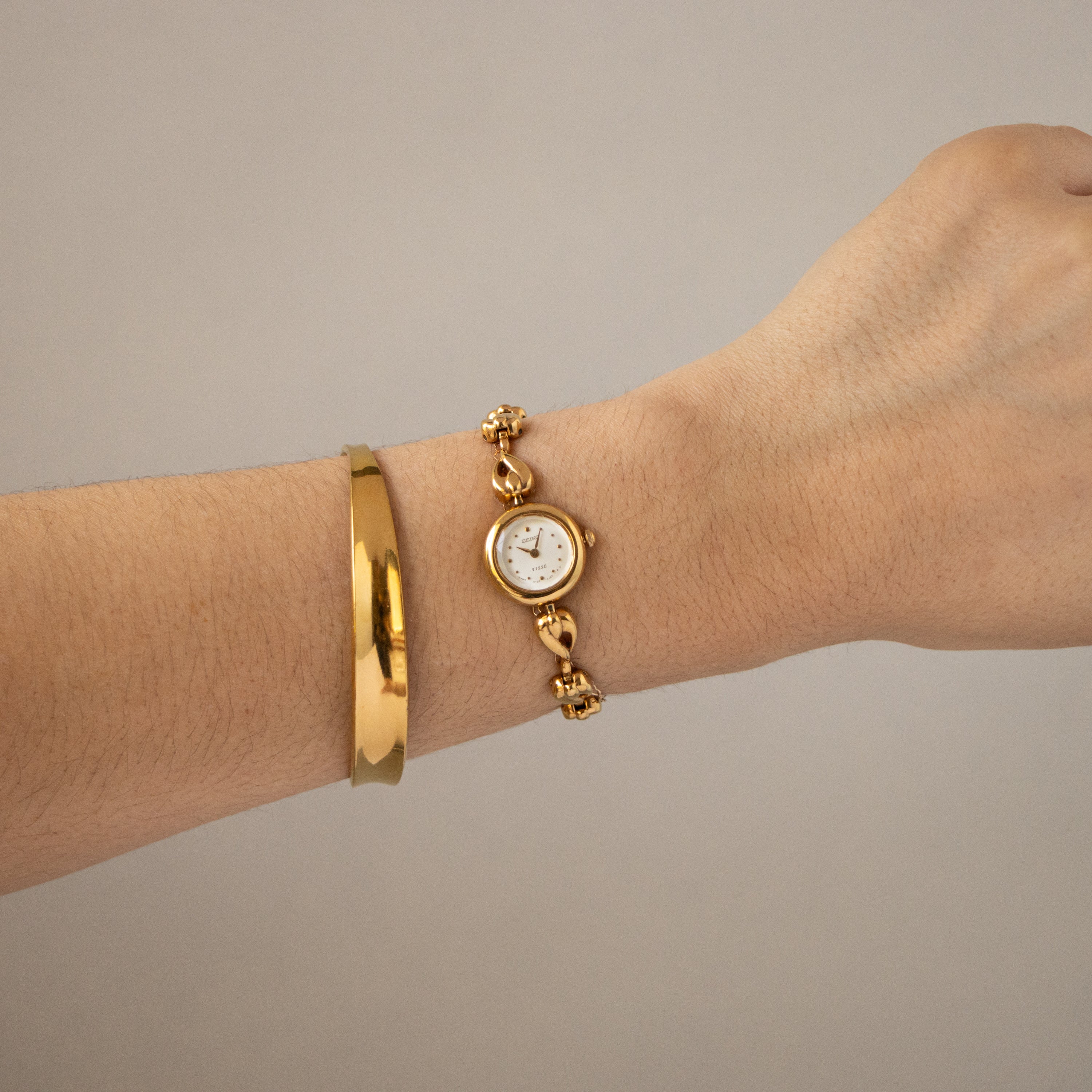 Vintage Seiko Round Teardrop Gold Watch