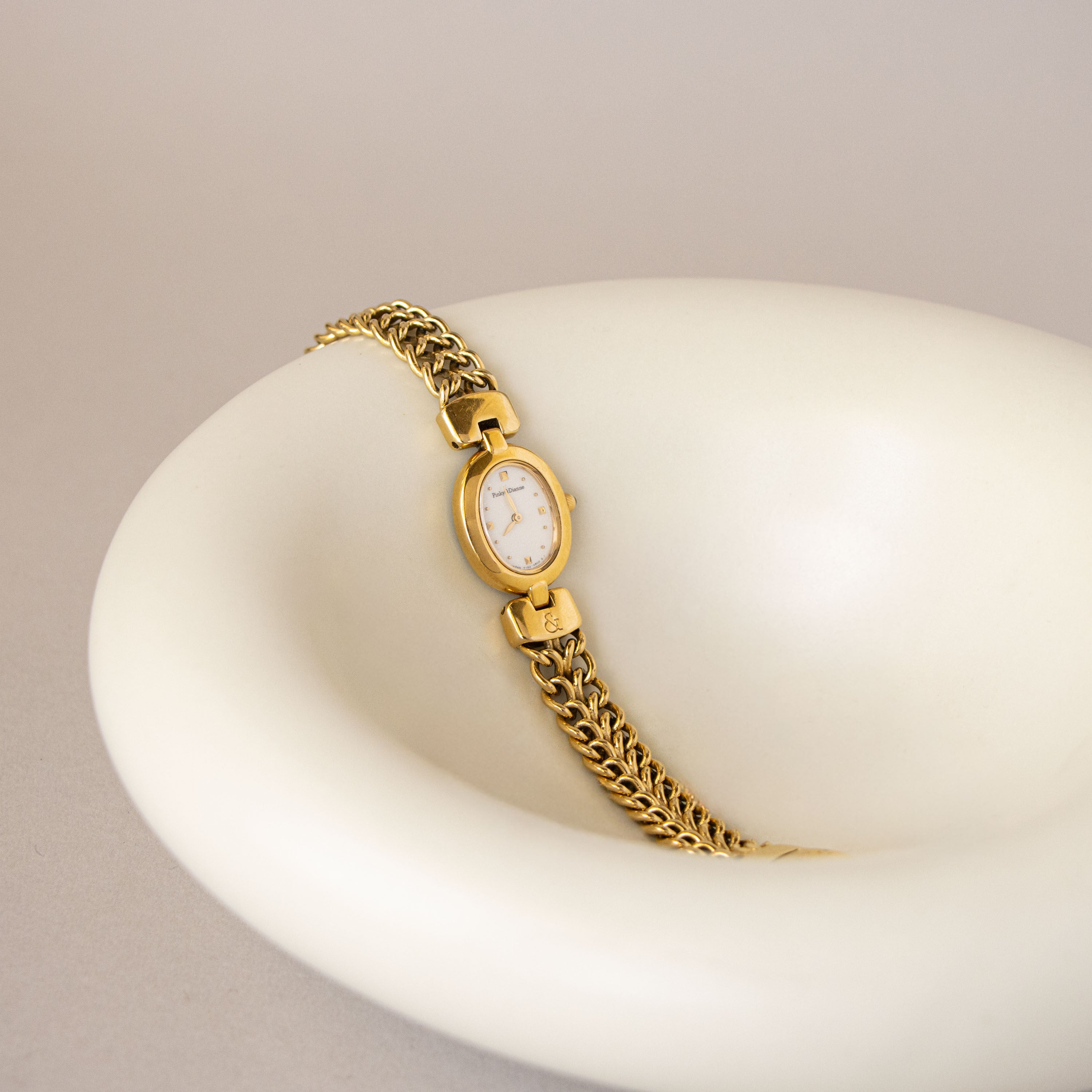 Vintage Pinky & Dianne Oval Chainlink Gold Watch