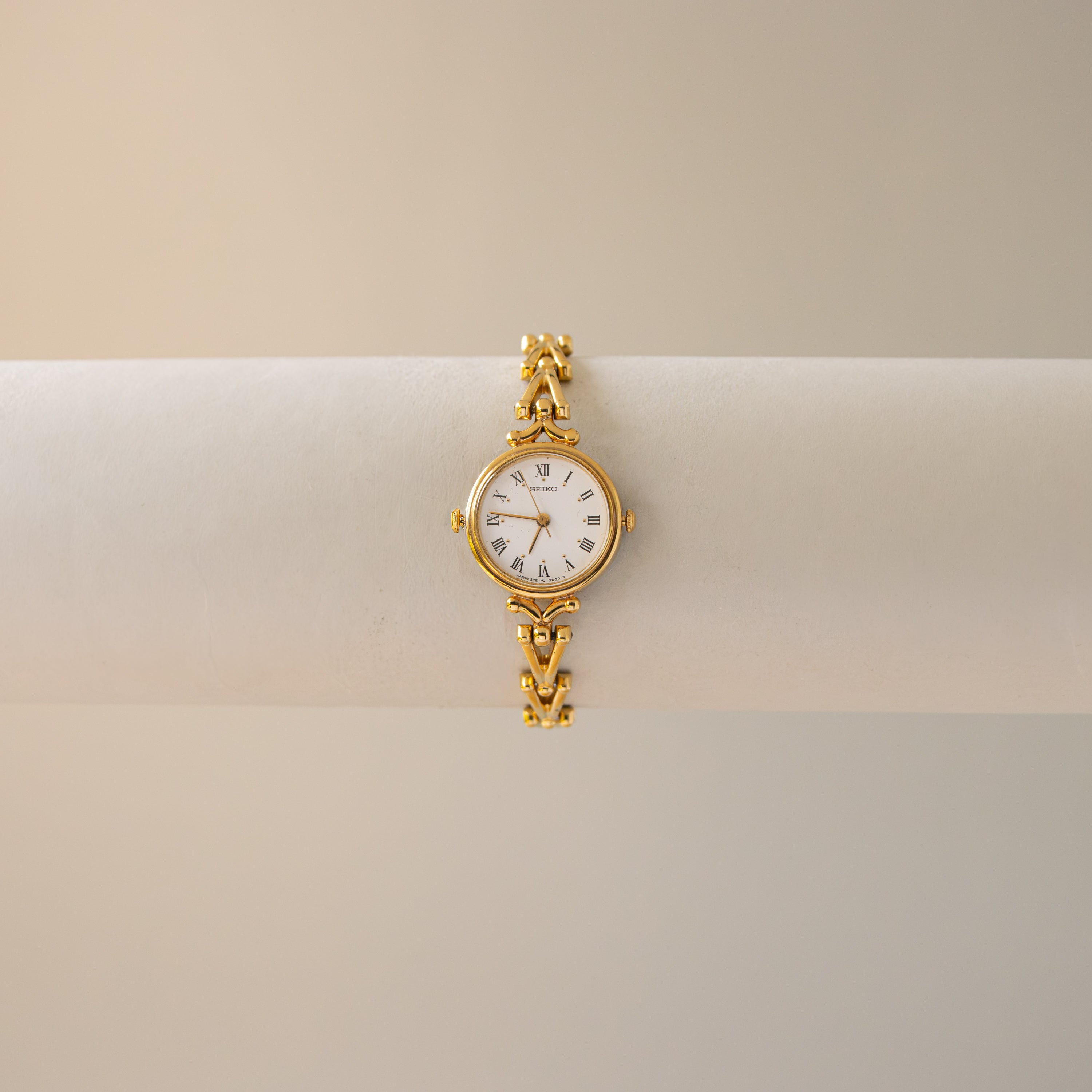 Vintage Seiko Round Art Deco Gold Watch