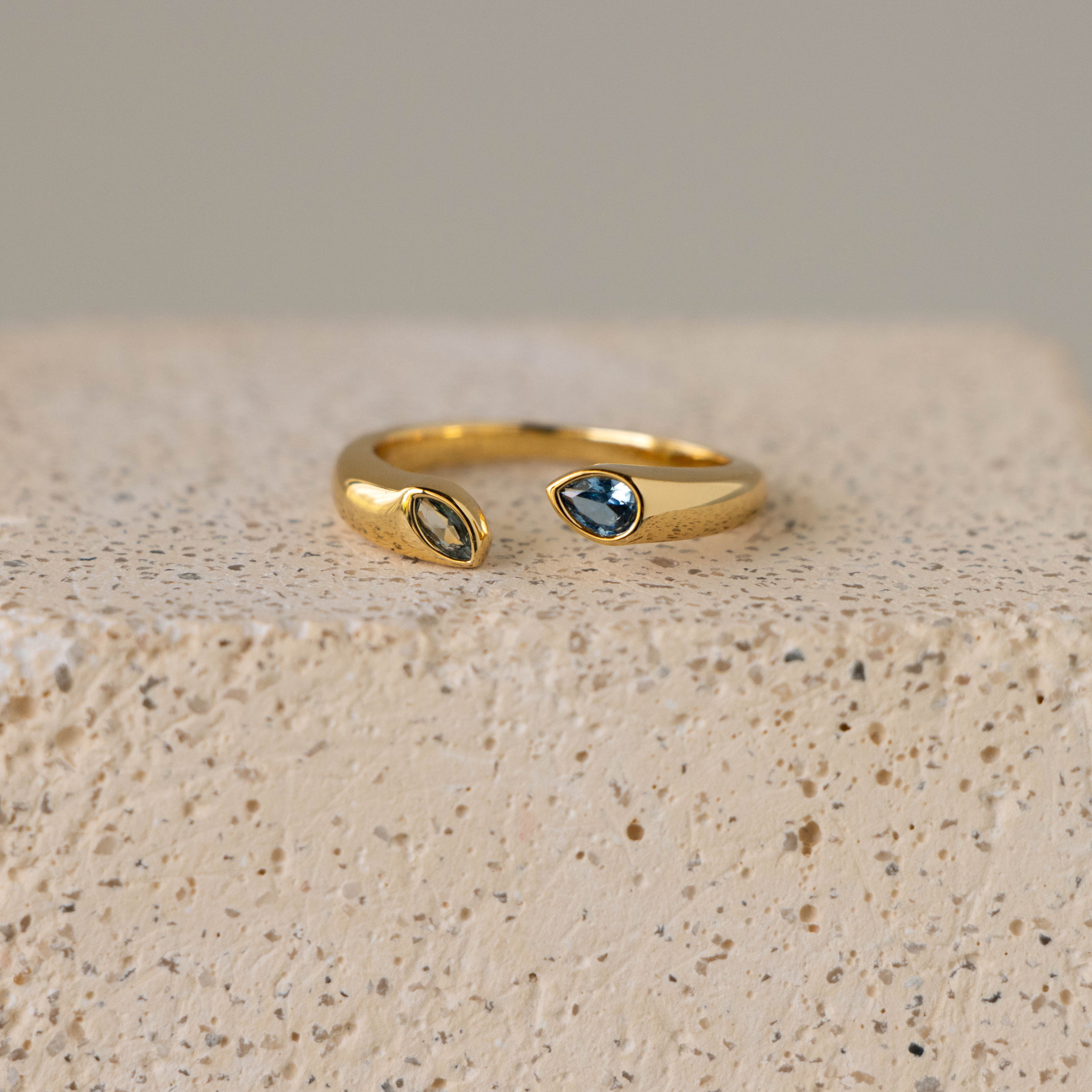 Open Sapphire & Peridot Signet Ring