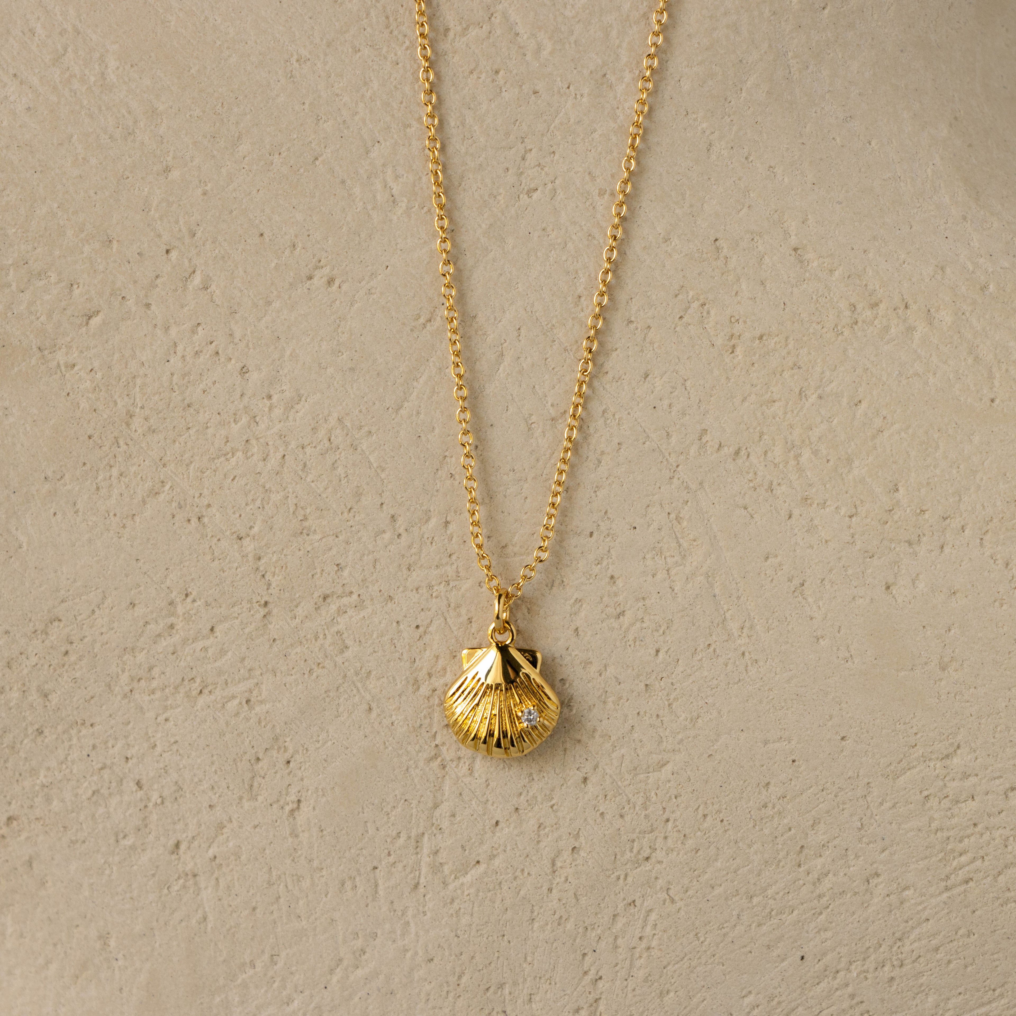 Diamond Seashell Pendant Necklace