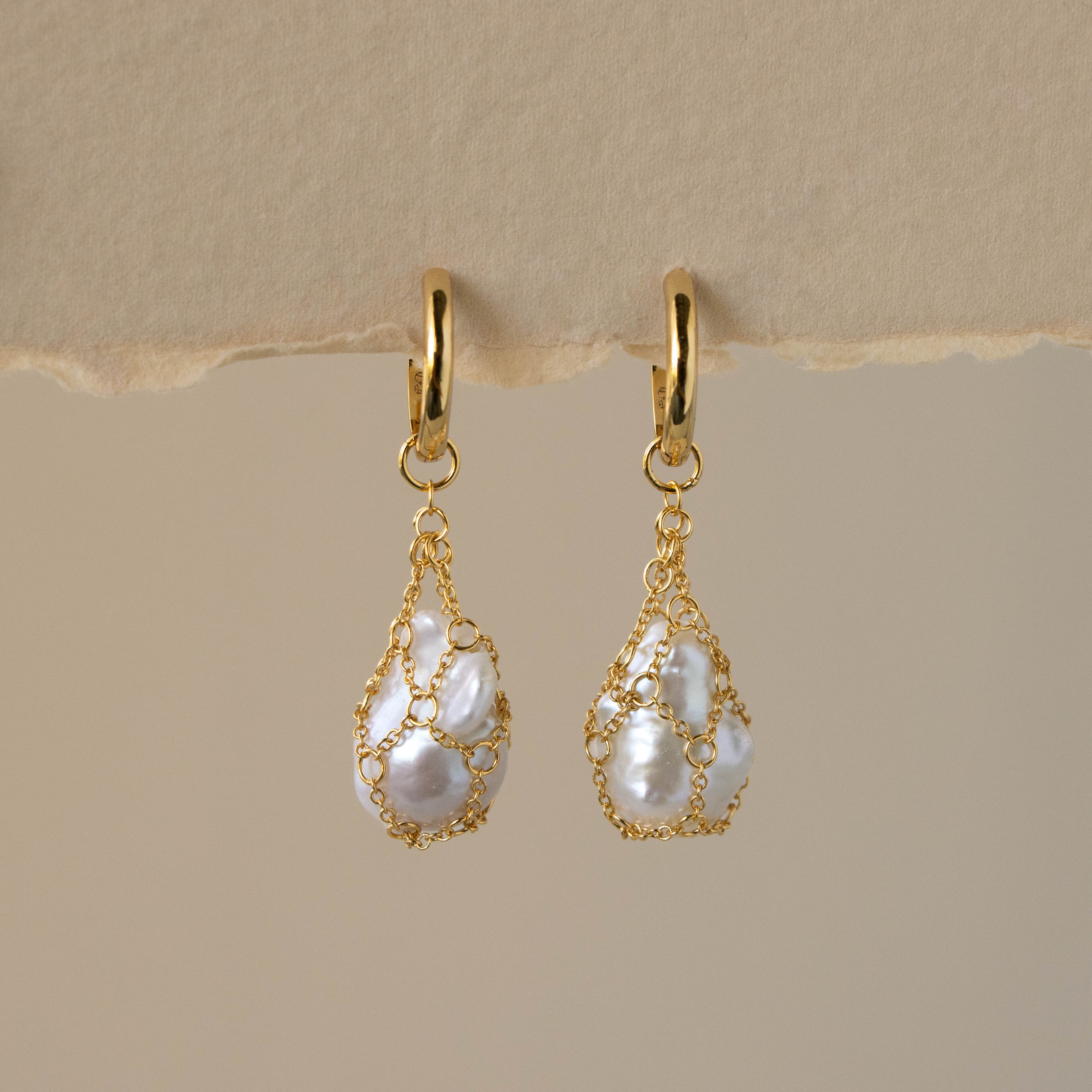 Mesh Baroque Pearl Charm Hoops