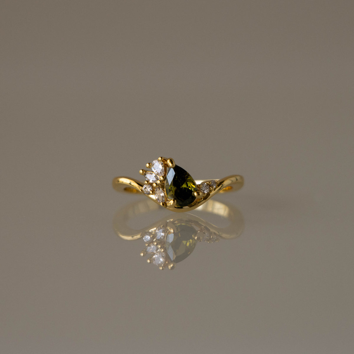 Dewy Peridot & Diamond Flower Ring