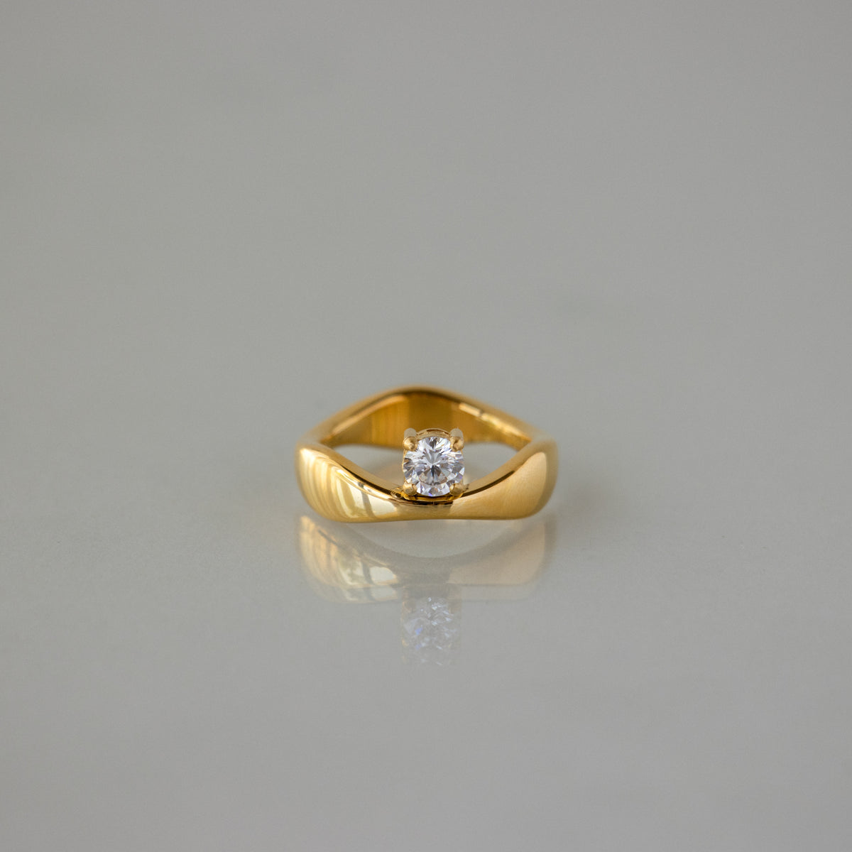 Concave Diamond Ring