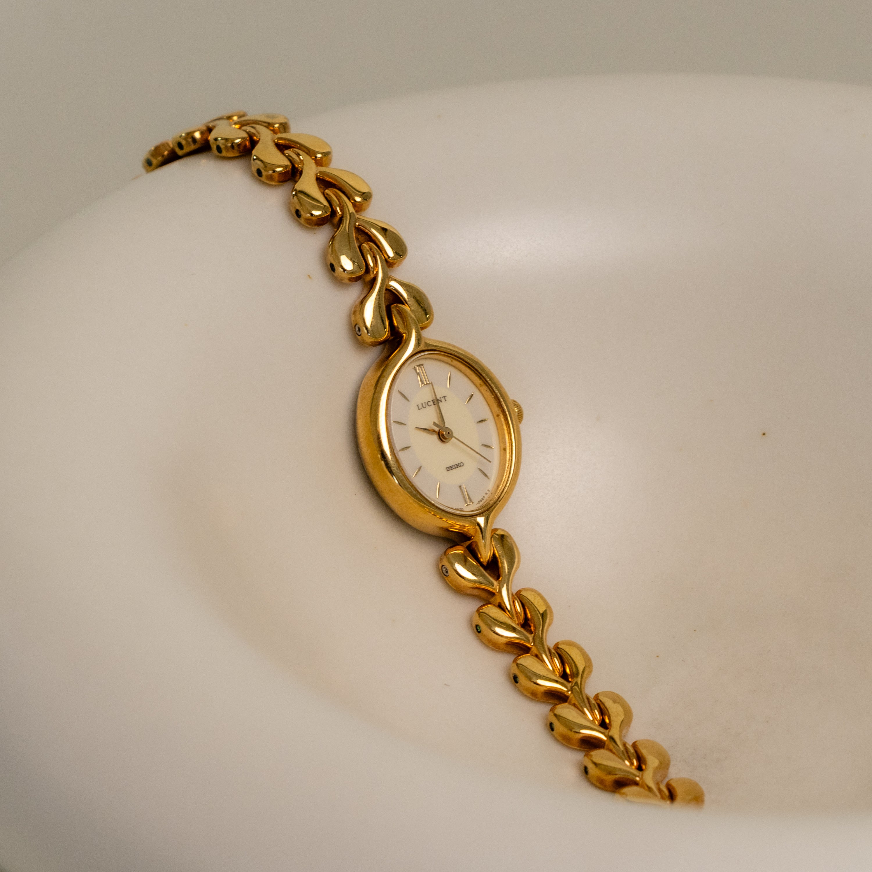 Vintage Seiko Oval Heart Link Gold Watch
