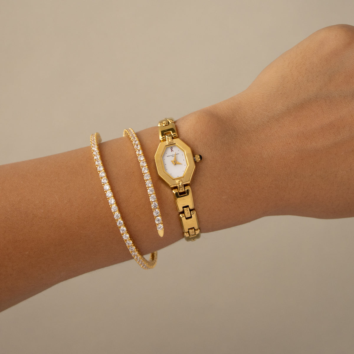 Vintage Roberta Di Camerino Geometric Oval Gold Watch