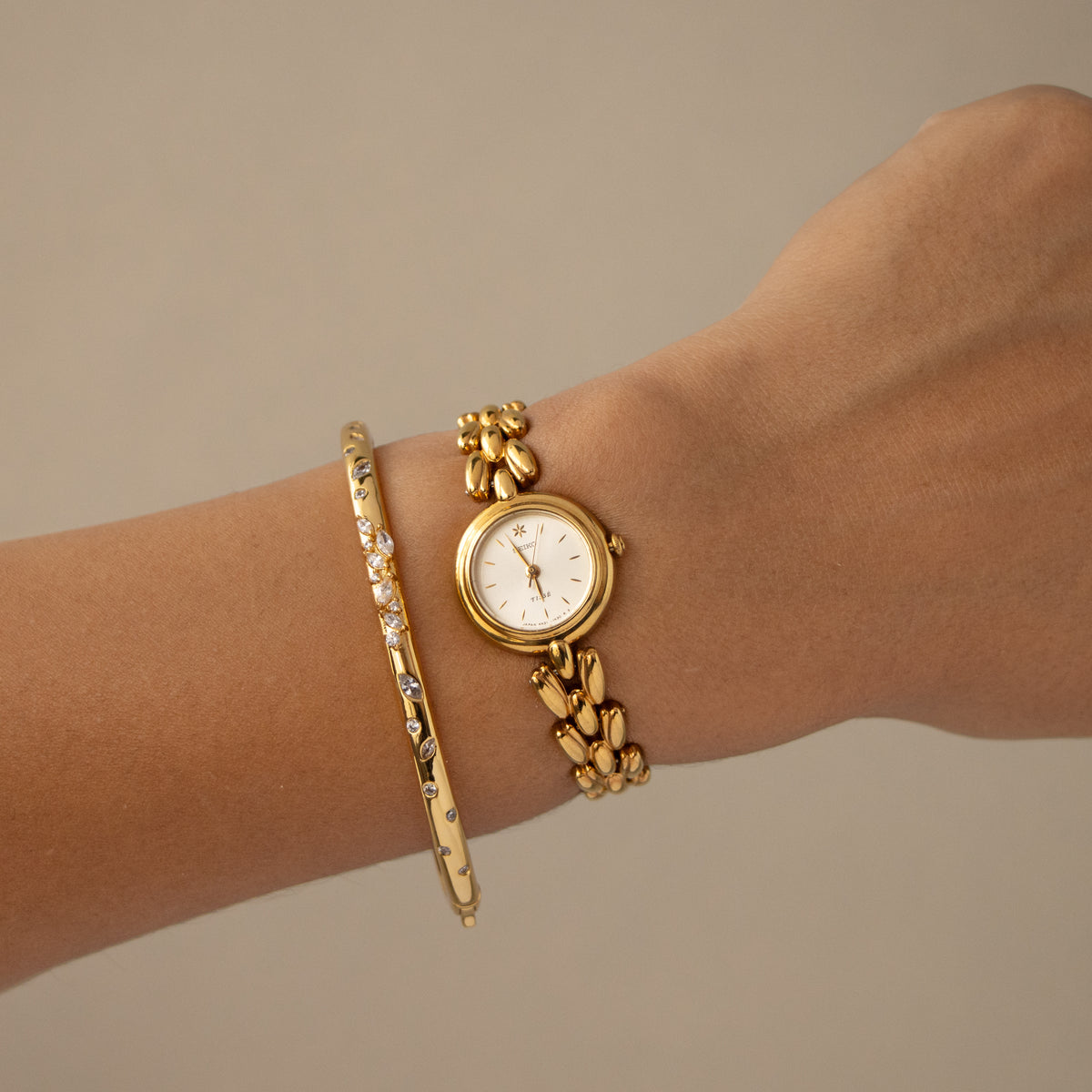 Vintage Seiko Tissé Round Gold Watch