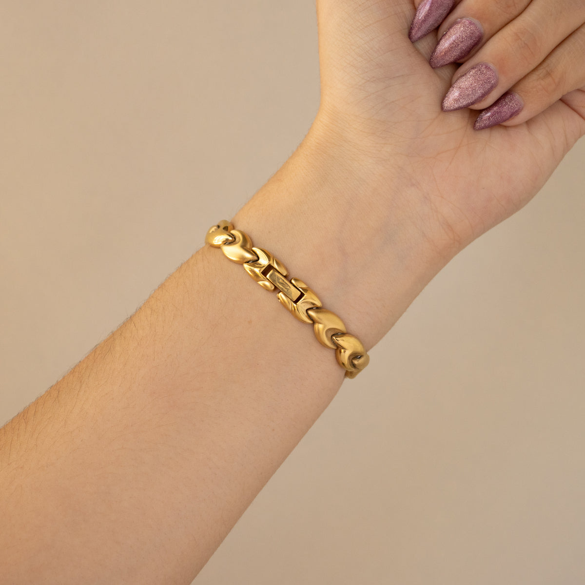 Vintage Nui Oval Gold Watch