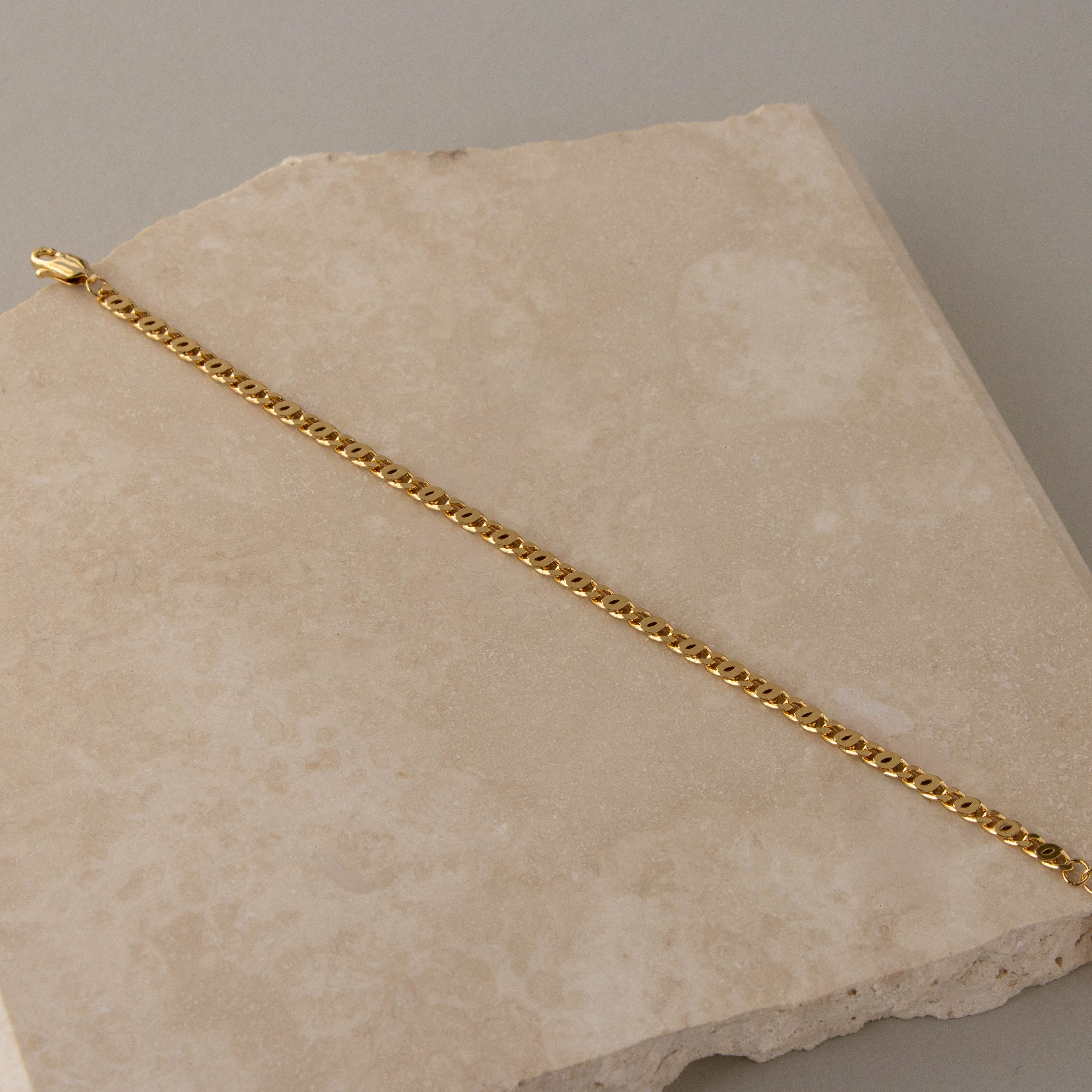 Dainty Curb Bracelet