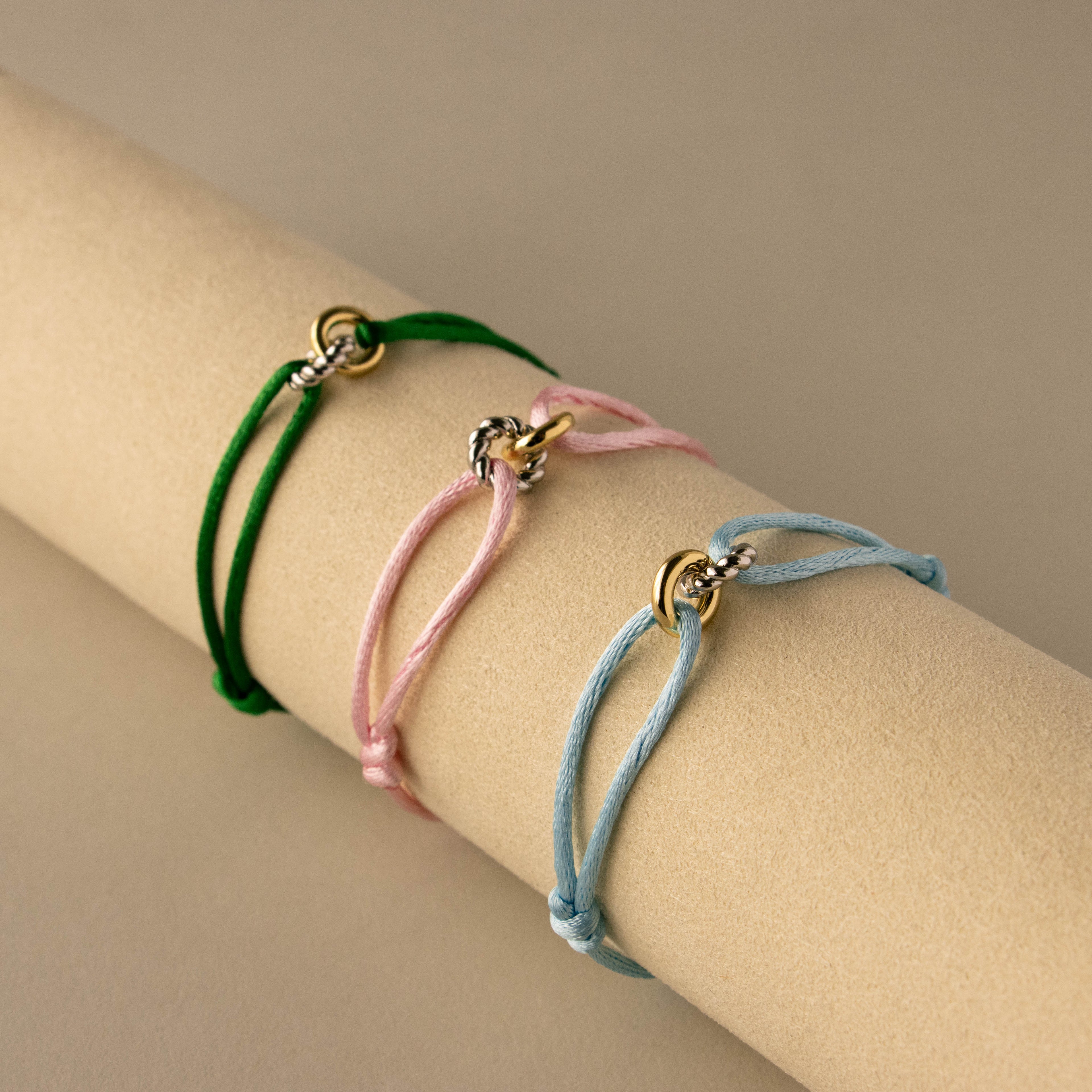 Interlocking Mixed Metal Circles Bracelet
