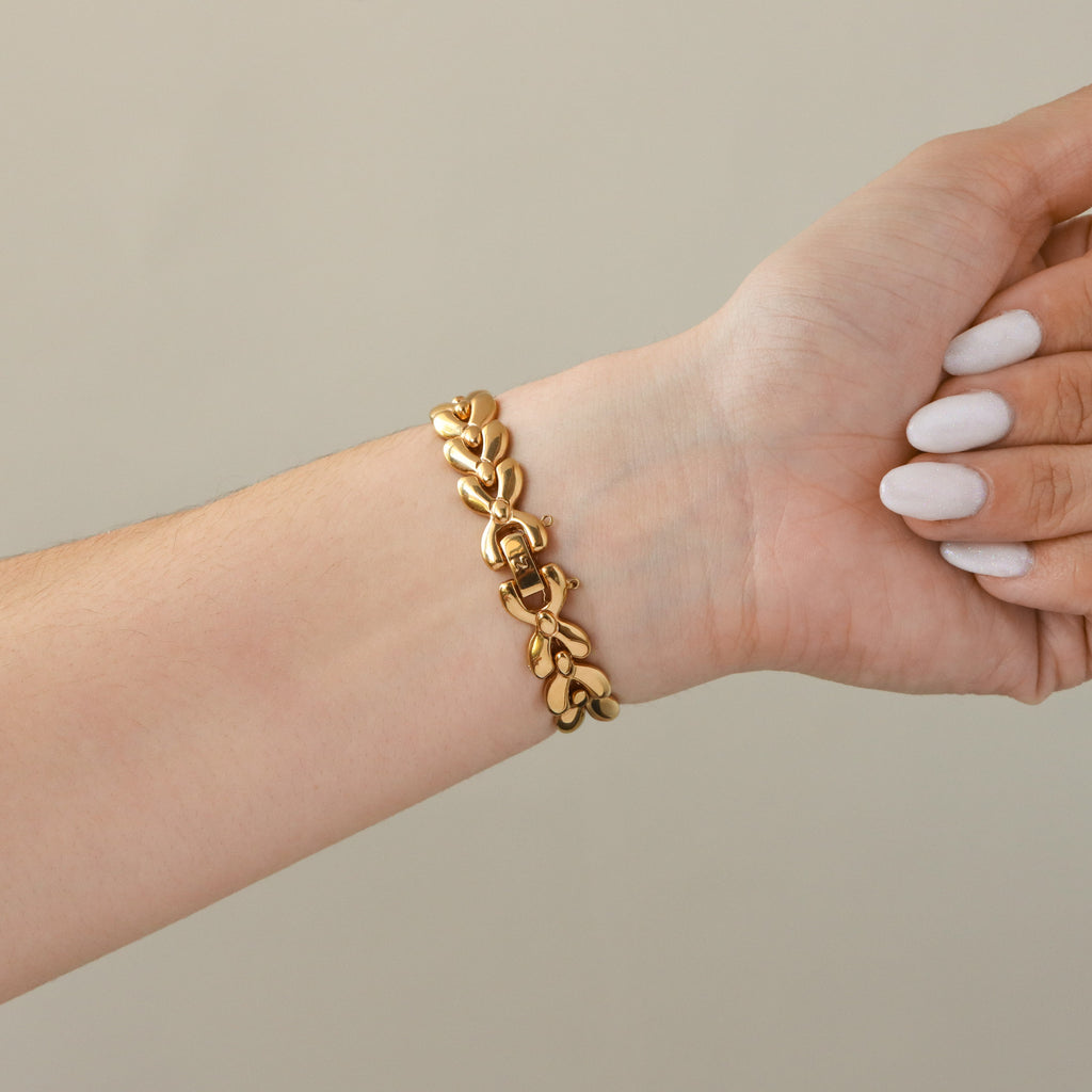 Vintage Nina Ricci Oval Gold Link Watch