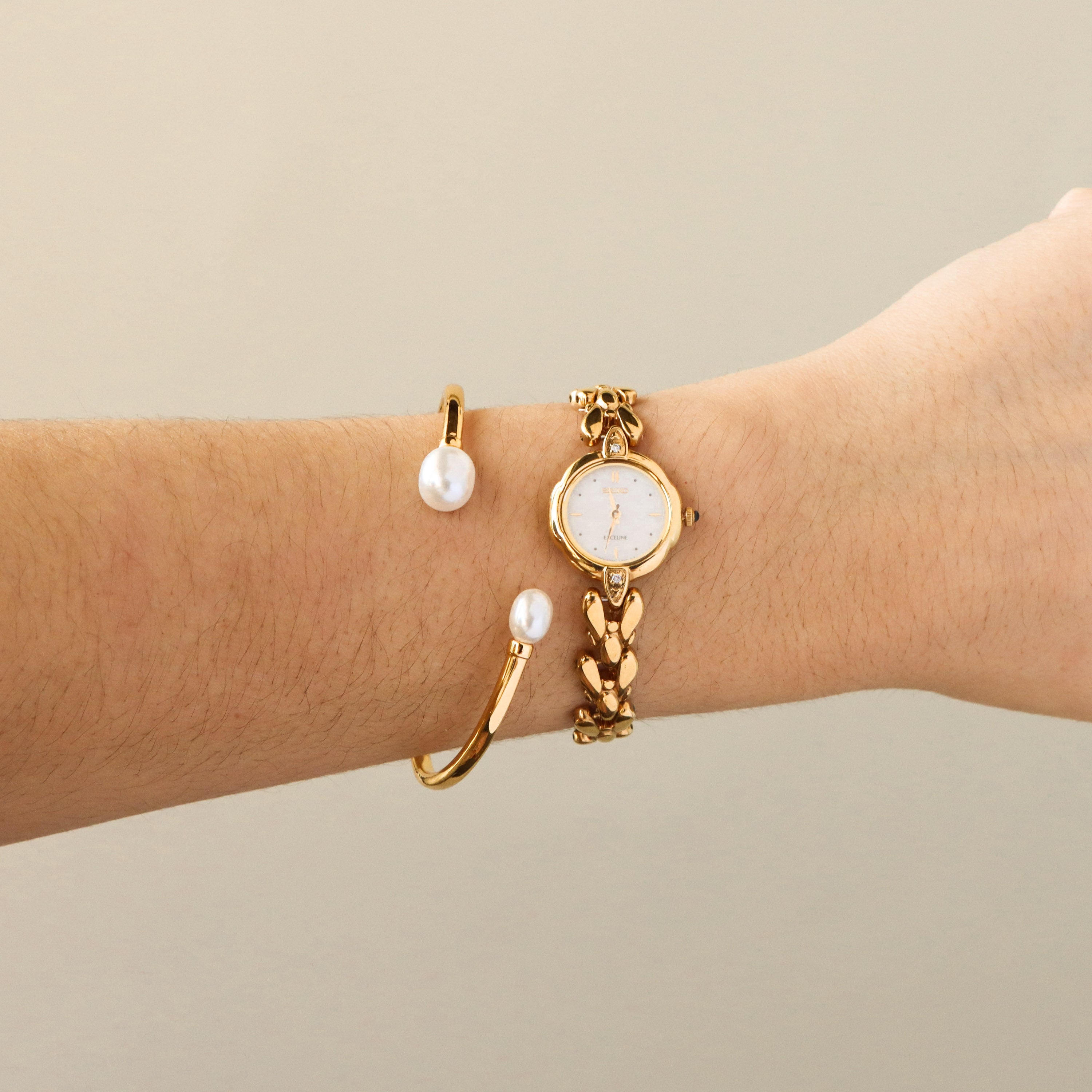 Vintage Seiko Butterfly Strap Gold Watch
