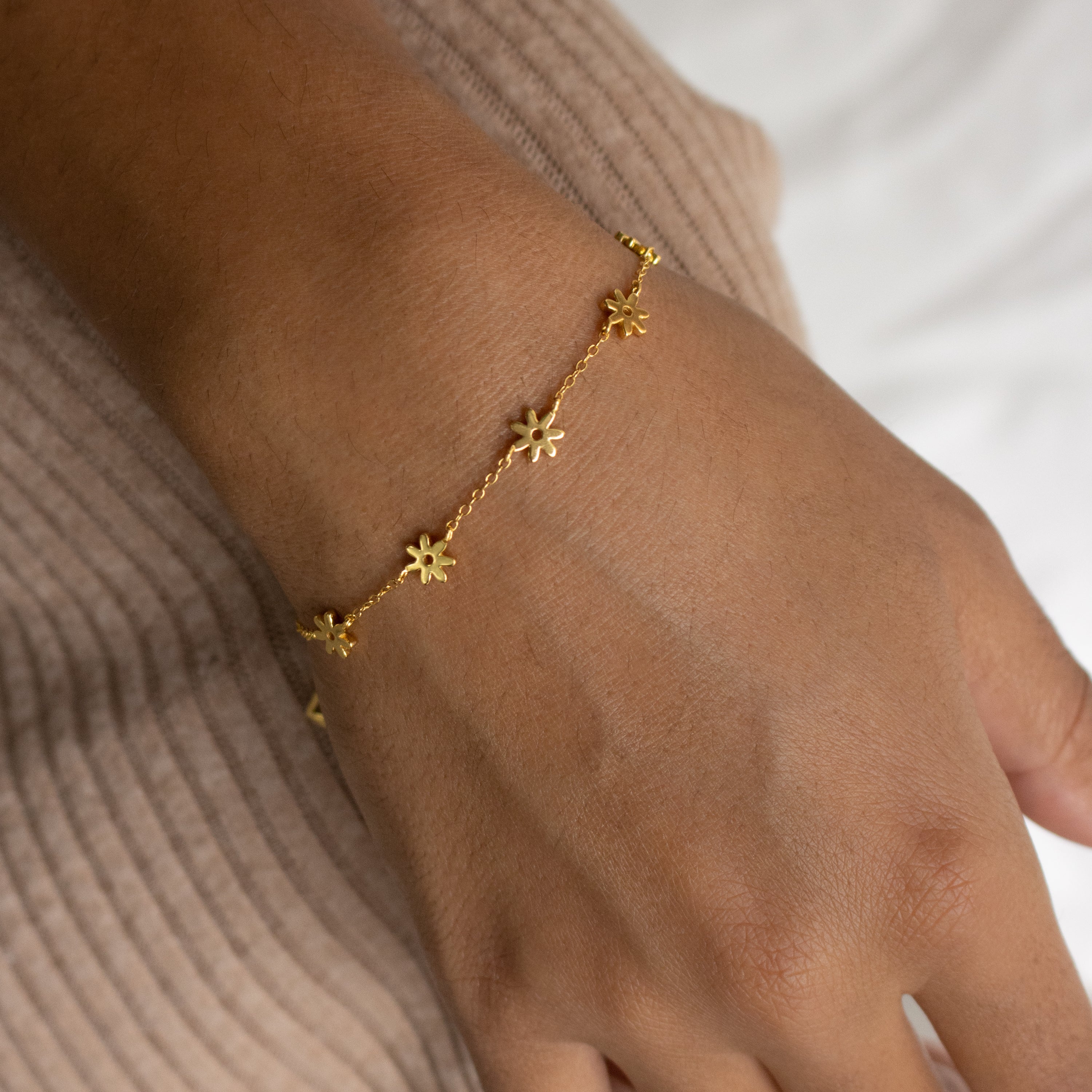 Flower Child Necklace & Bracelet Set in 18K Gold