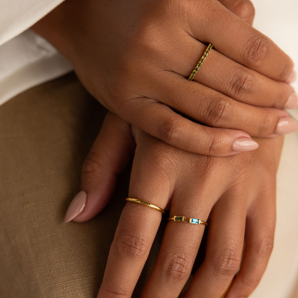 Bague avec petit nom gravé