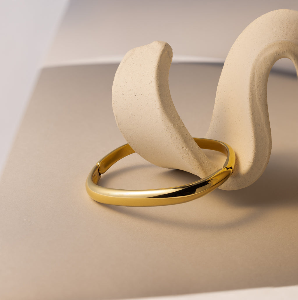 Square Bangle in 18K Gold