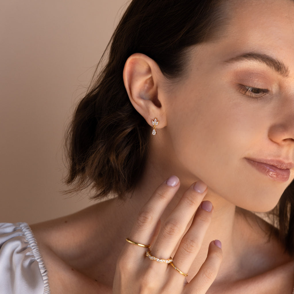 Aretes colgantes con diamantes de talla marquesa