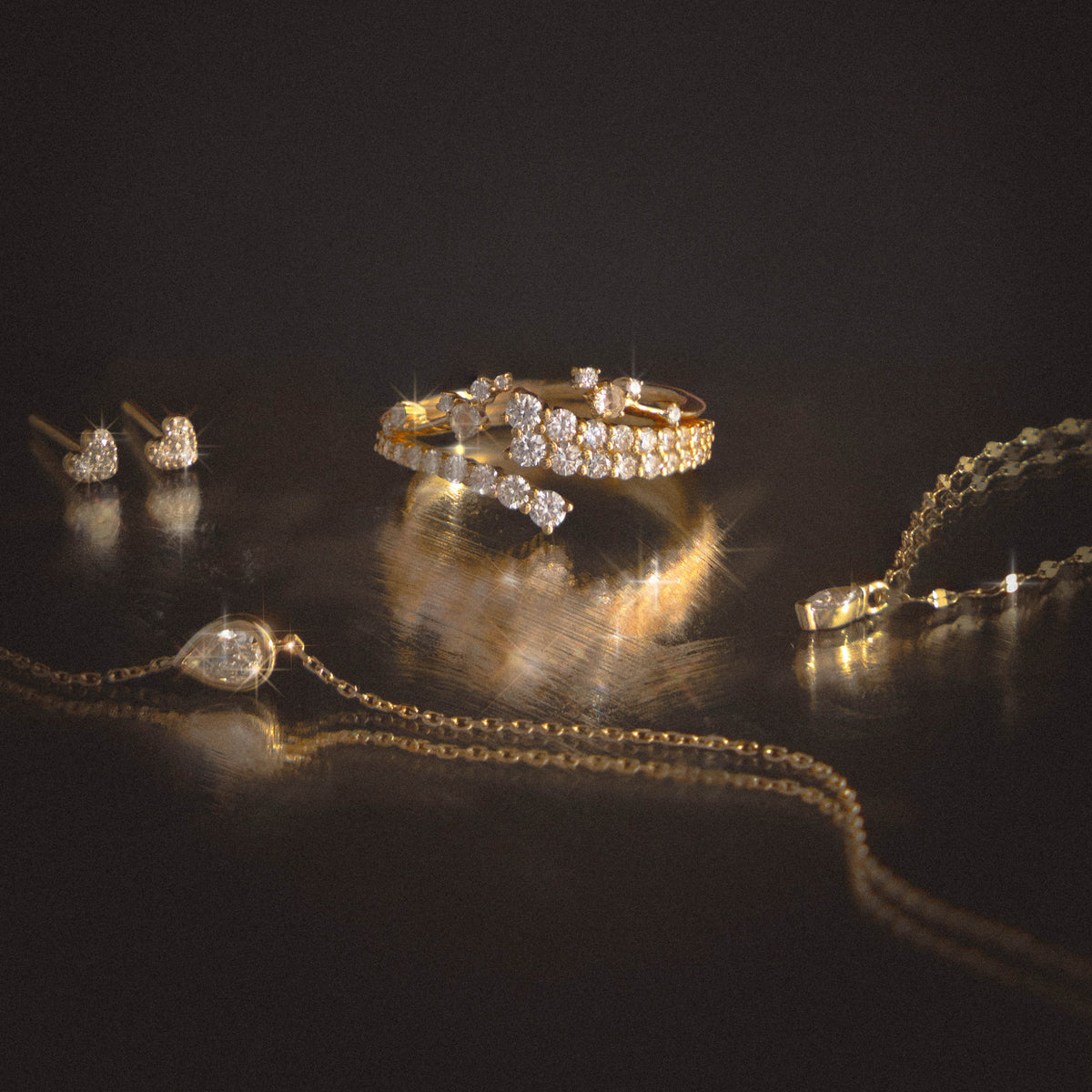 Solid Gold Bezel-Set Lab-Grown Pear Diamond Bracelet