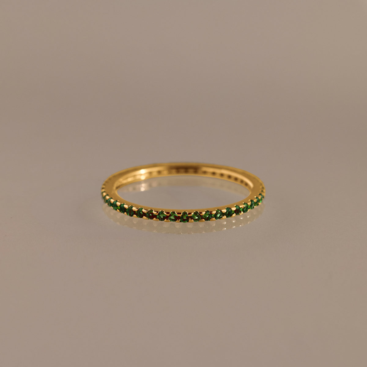 Anillo de eternidad con piedra natal 