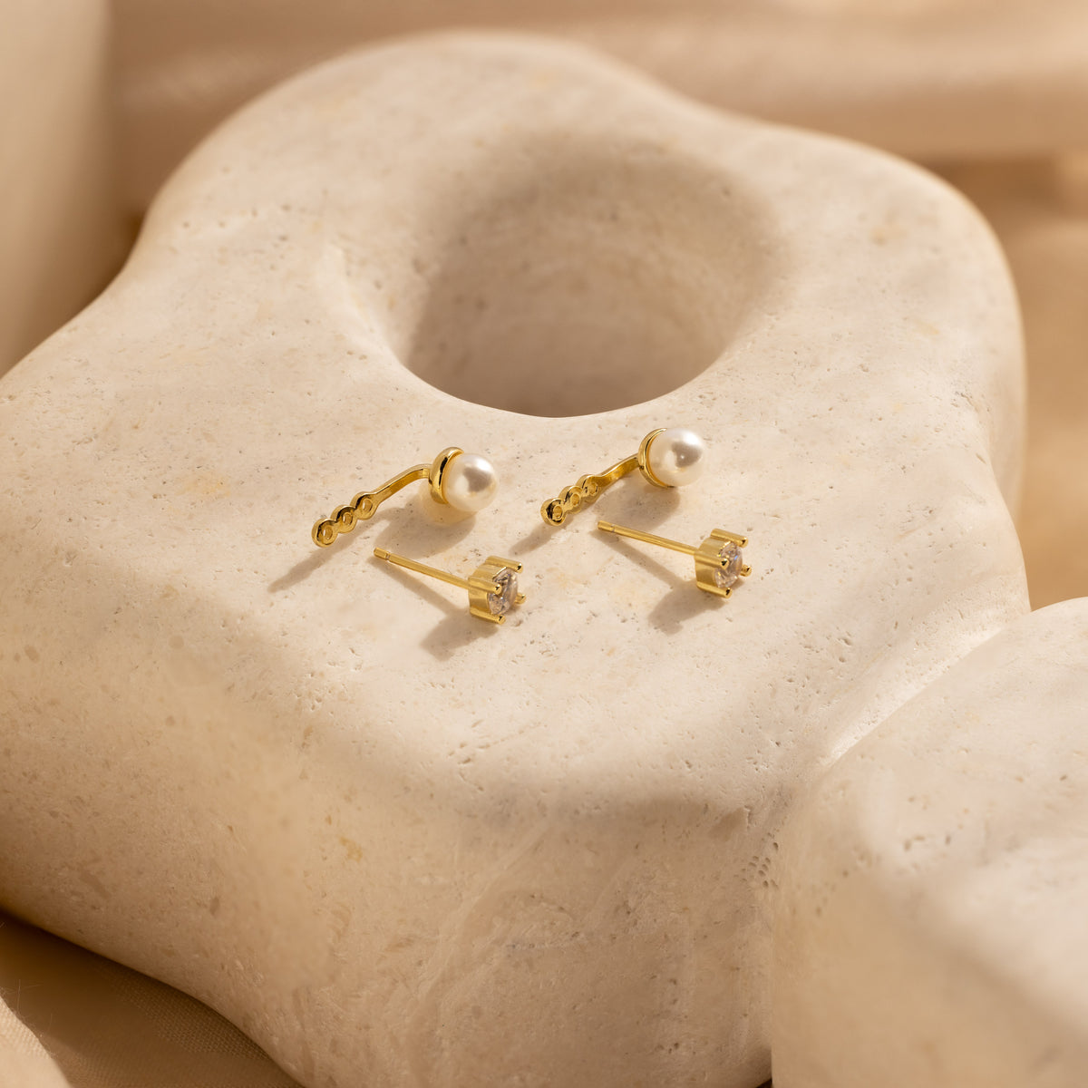 DIAMOND PEARL EAR JACKET