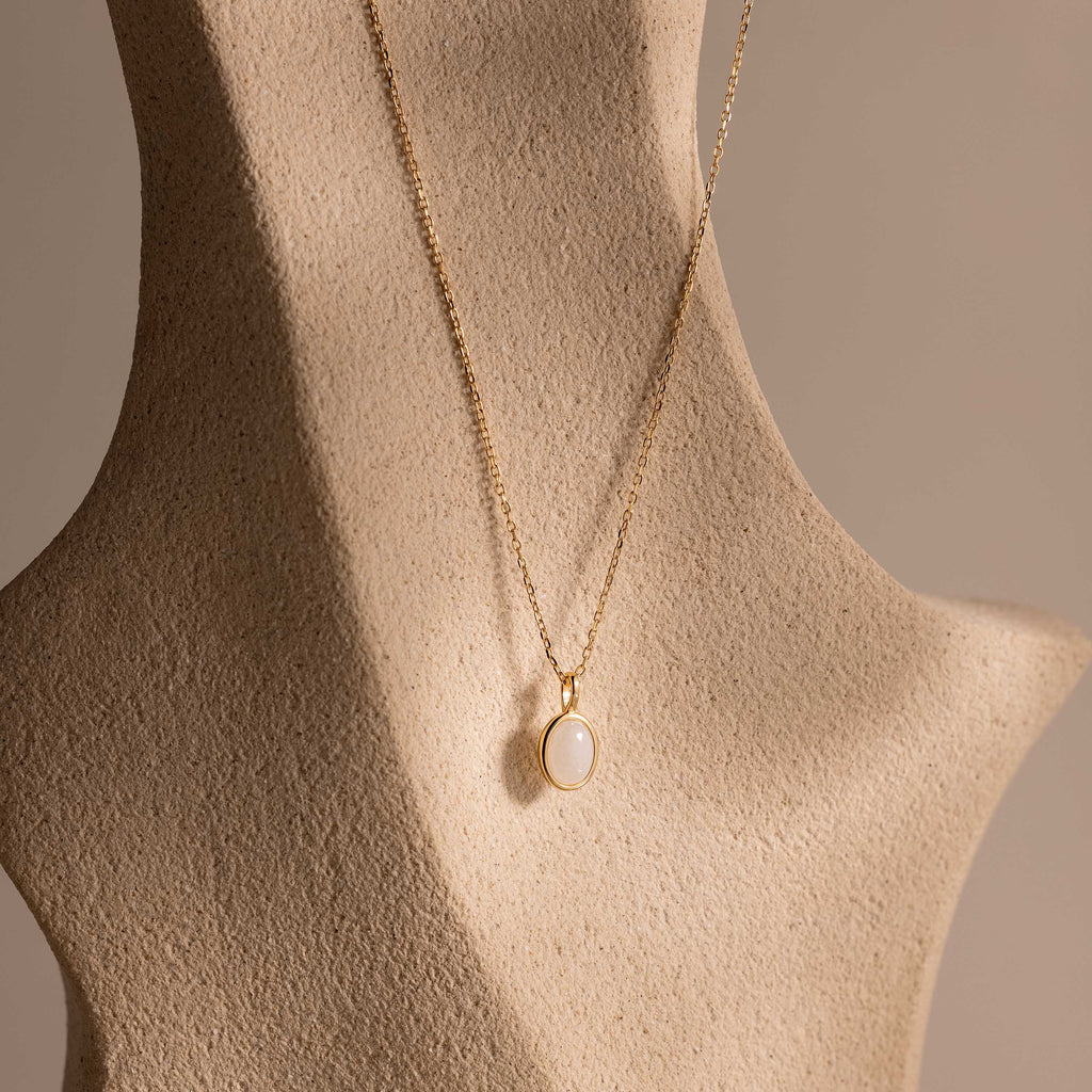 Moonstone Pendant Necklace in 18K Gold