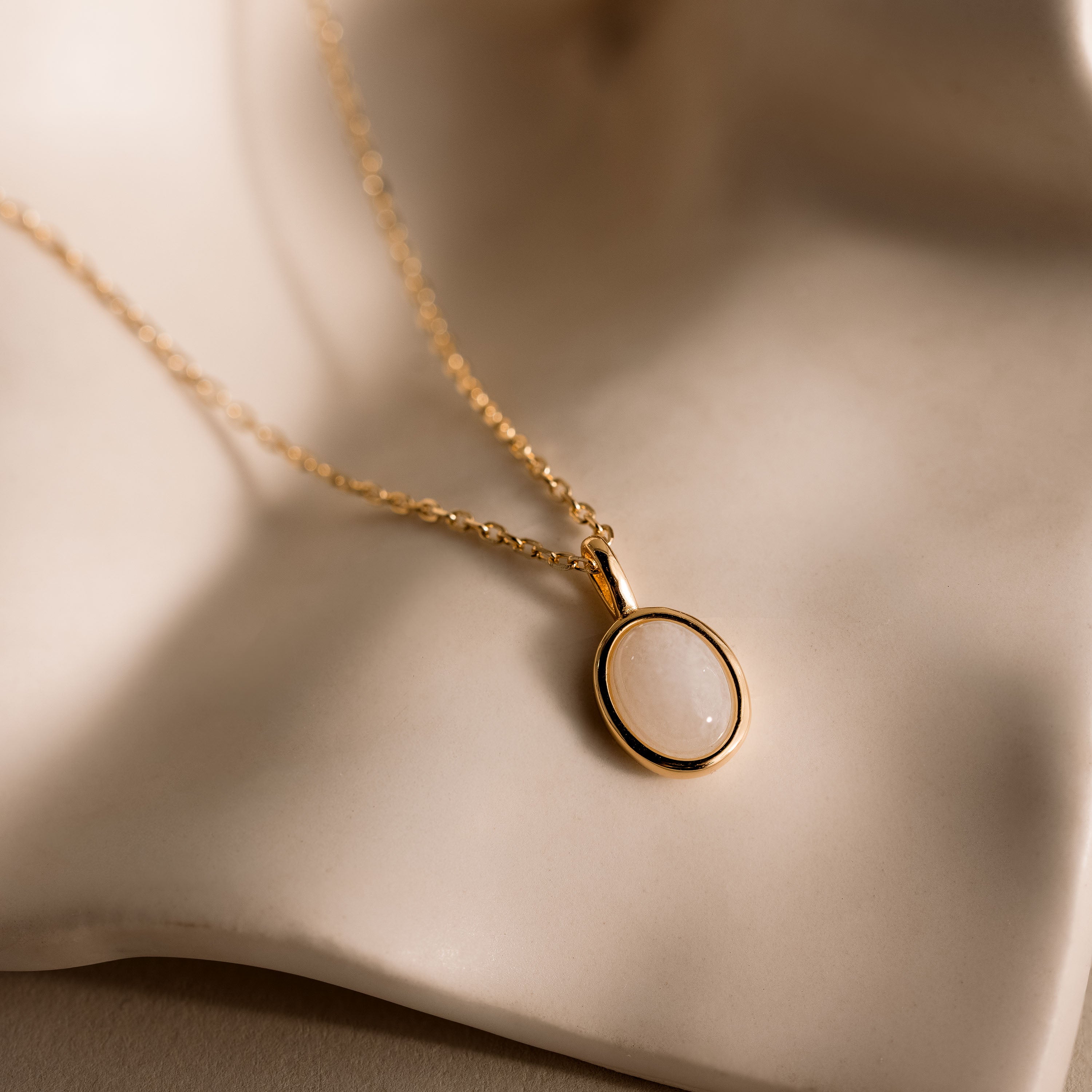 Moonstone Pendant Necklace in 18K Gold